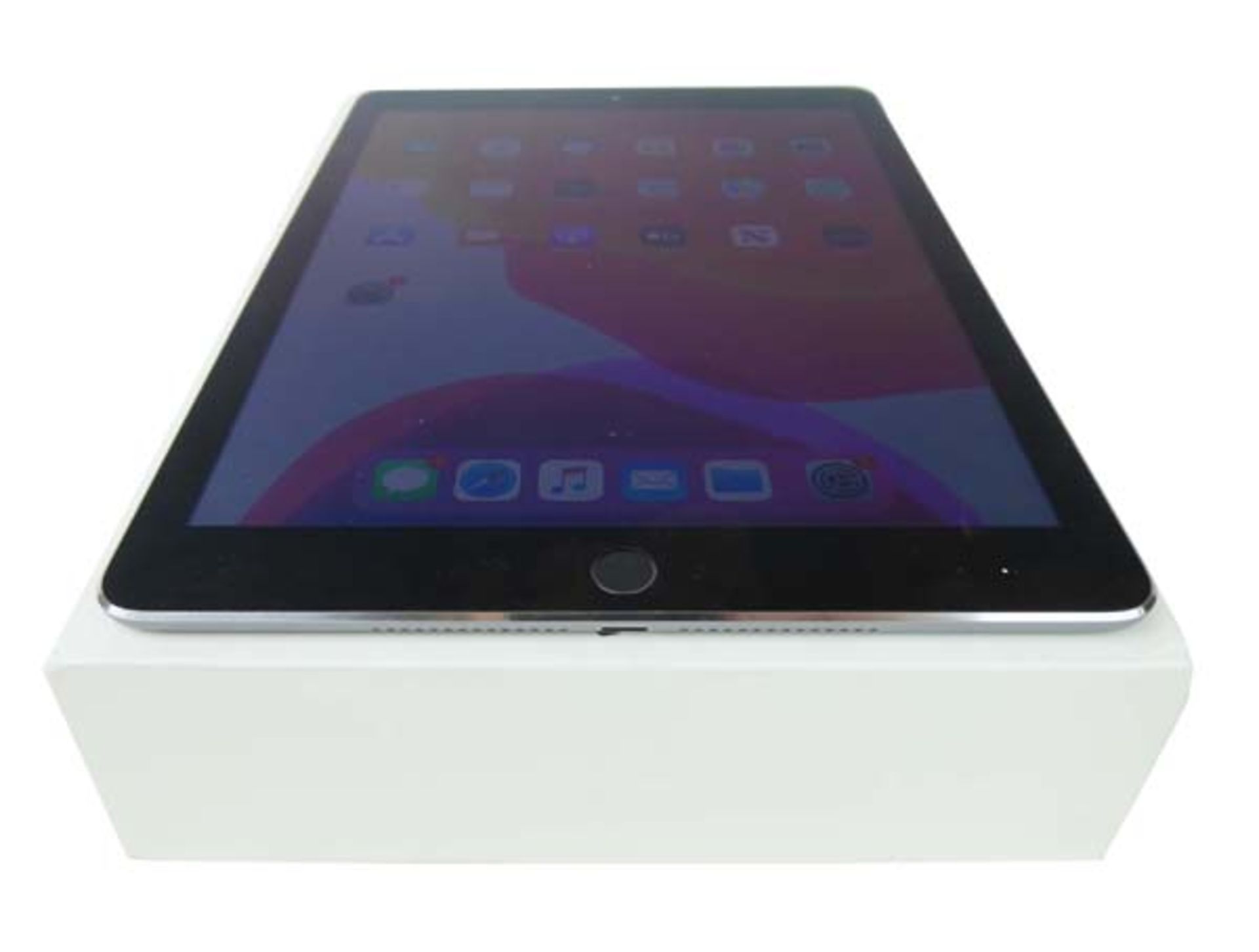 iPad Air 64GB Space Grey tablet with box (A1566 2014) - Image 2 of 3