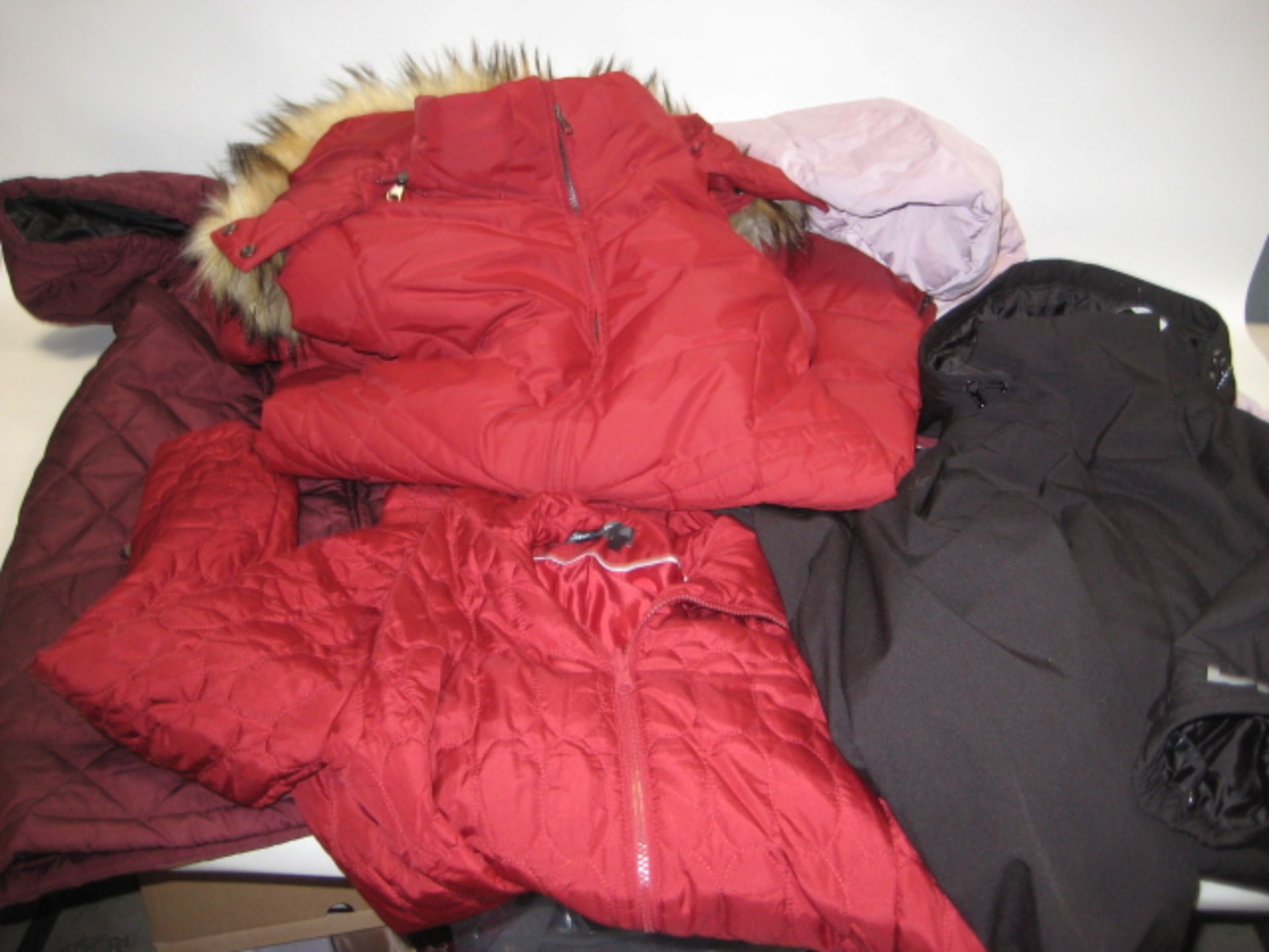 5 various ladies coats, some quilted by 32 Degree Heat, 1 by DKNY, Heritage 63 and Weatherproof (