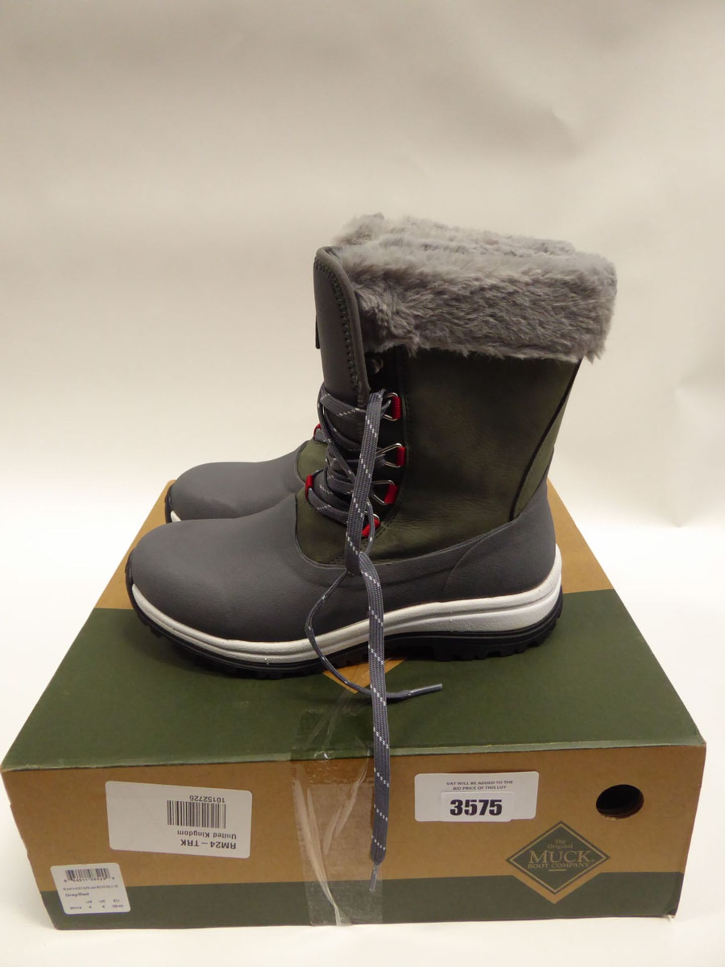 Muck Arctic Après boots size 6 (used)