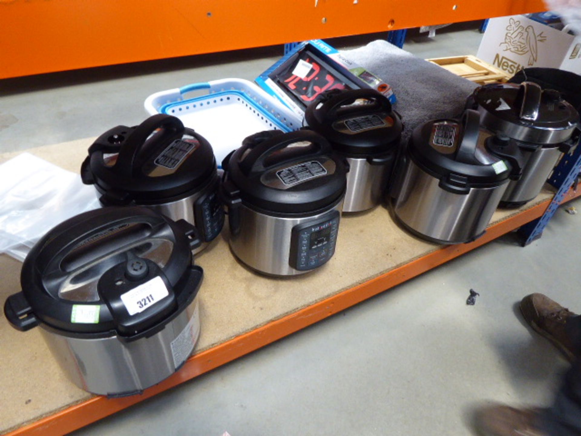 3308 - 6 assorted unboxed instant pots