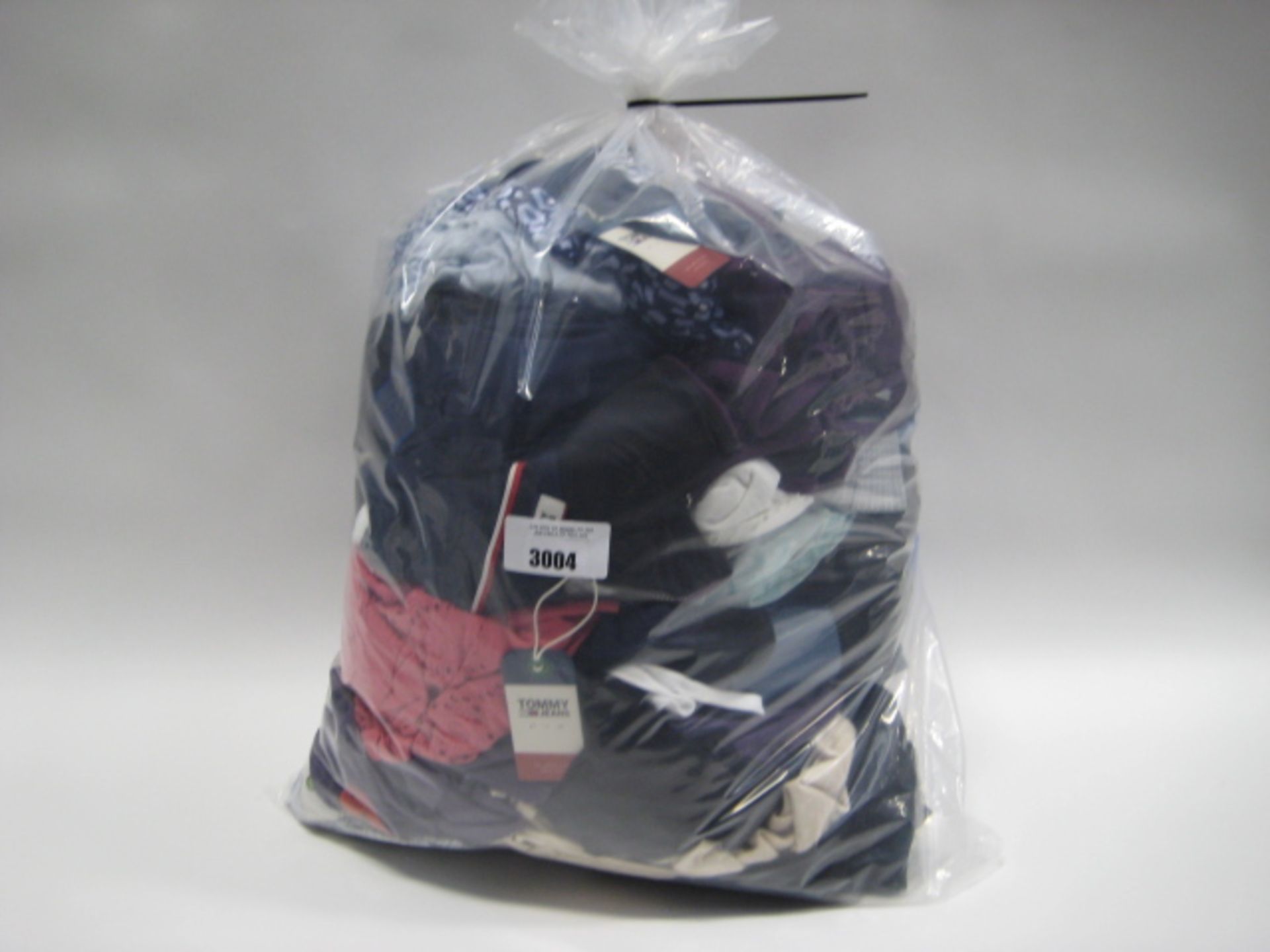 Bag containing ladies and gents mixed clothing incl. ladies leggings, ladies lounge wear, gents - Image 2 of 2
