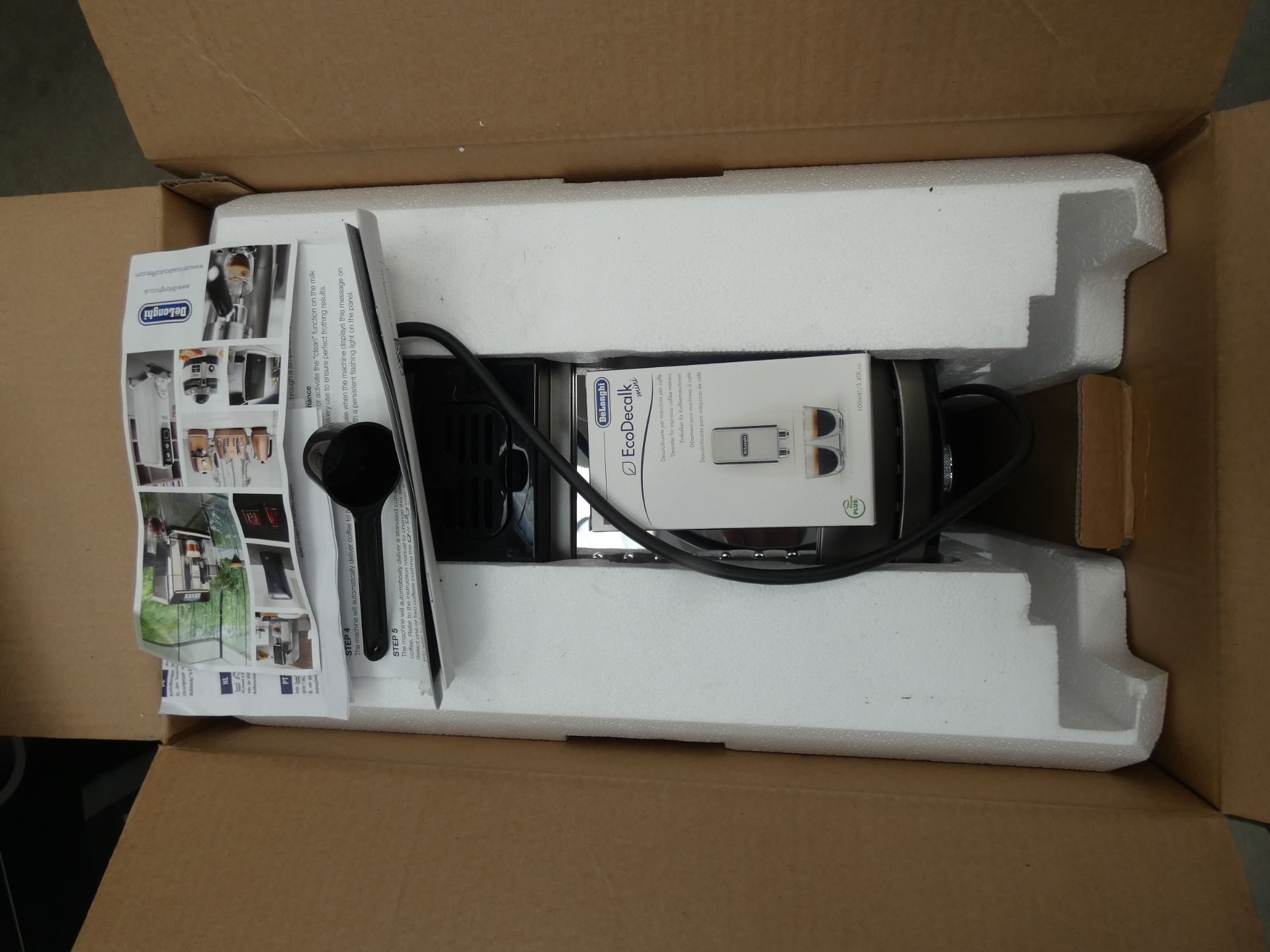 (TN2) Boxed De'Longhi Magnifica smart coffee machine - Image 3 of 3