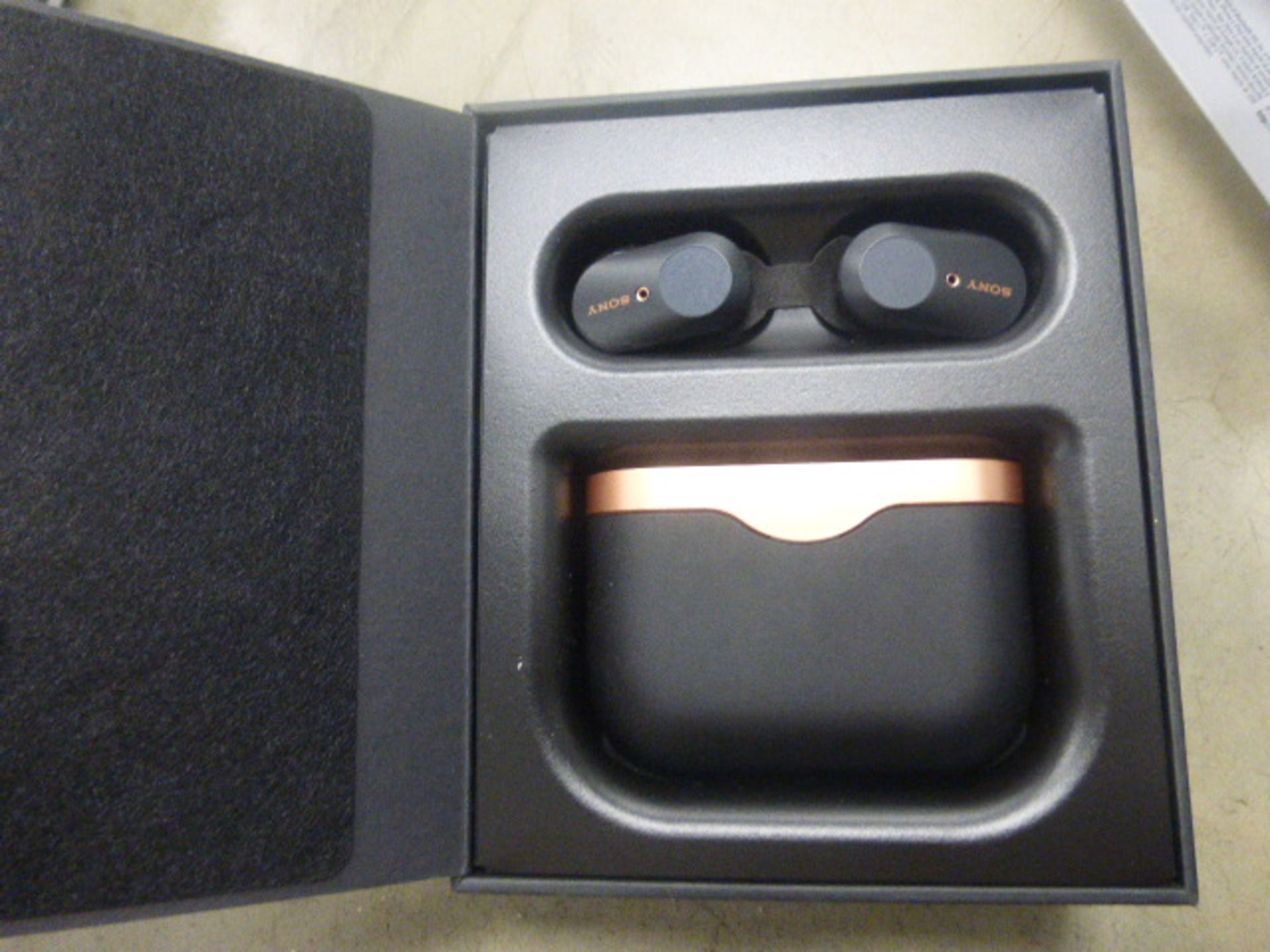 Sony WF-1000XM3 wireless noise cancelling ear buds with charging case and box - Image 2 of 2