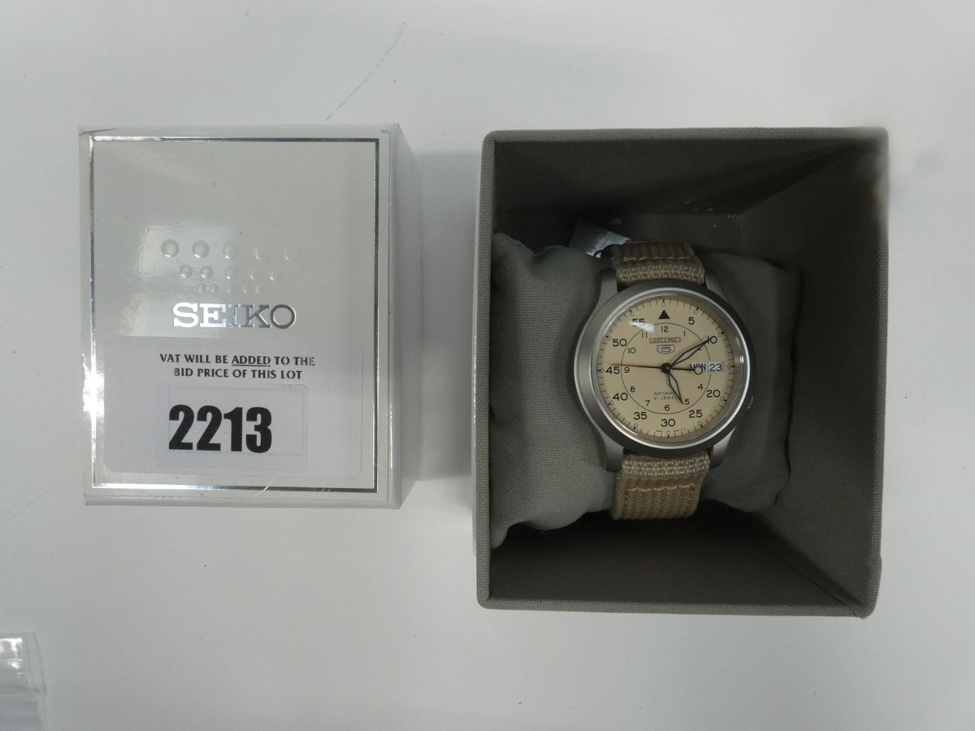 Seiko SNK803K2 wristwatch in box