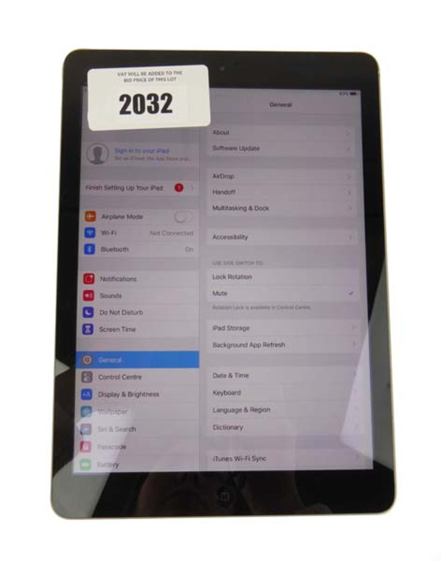 iPad Air 16GB Space Grey tablet (A1474)