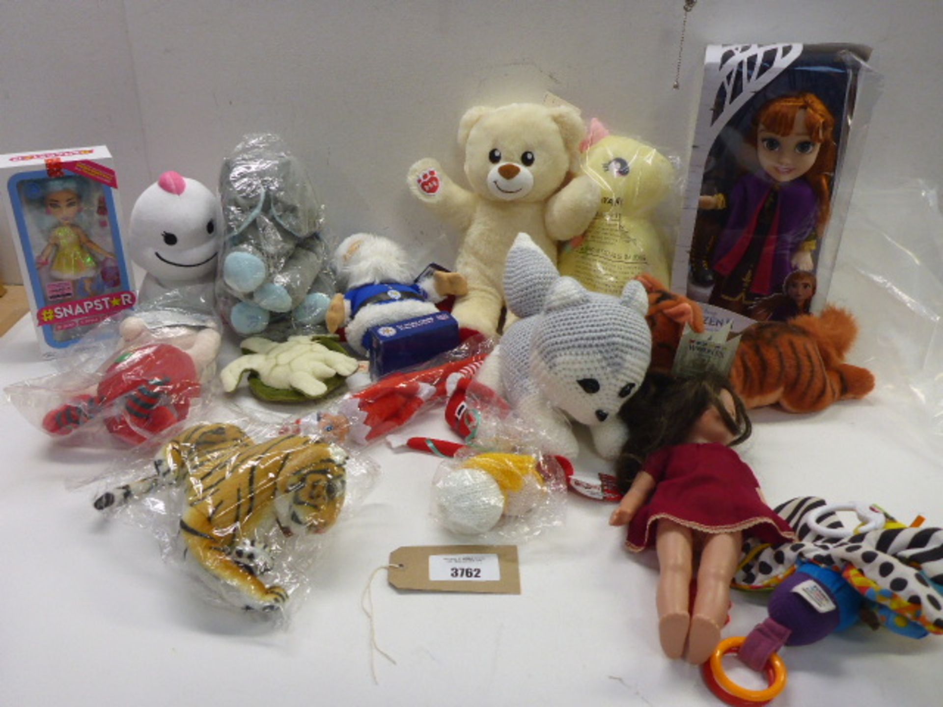 Frozen & Snap Star dolls and selection of soft cuddly toys