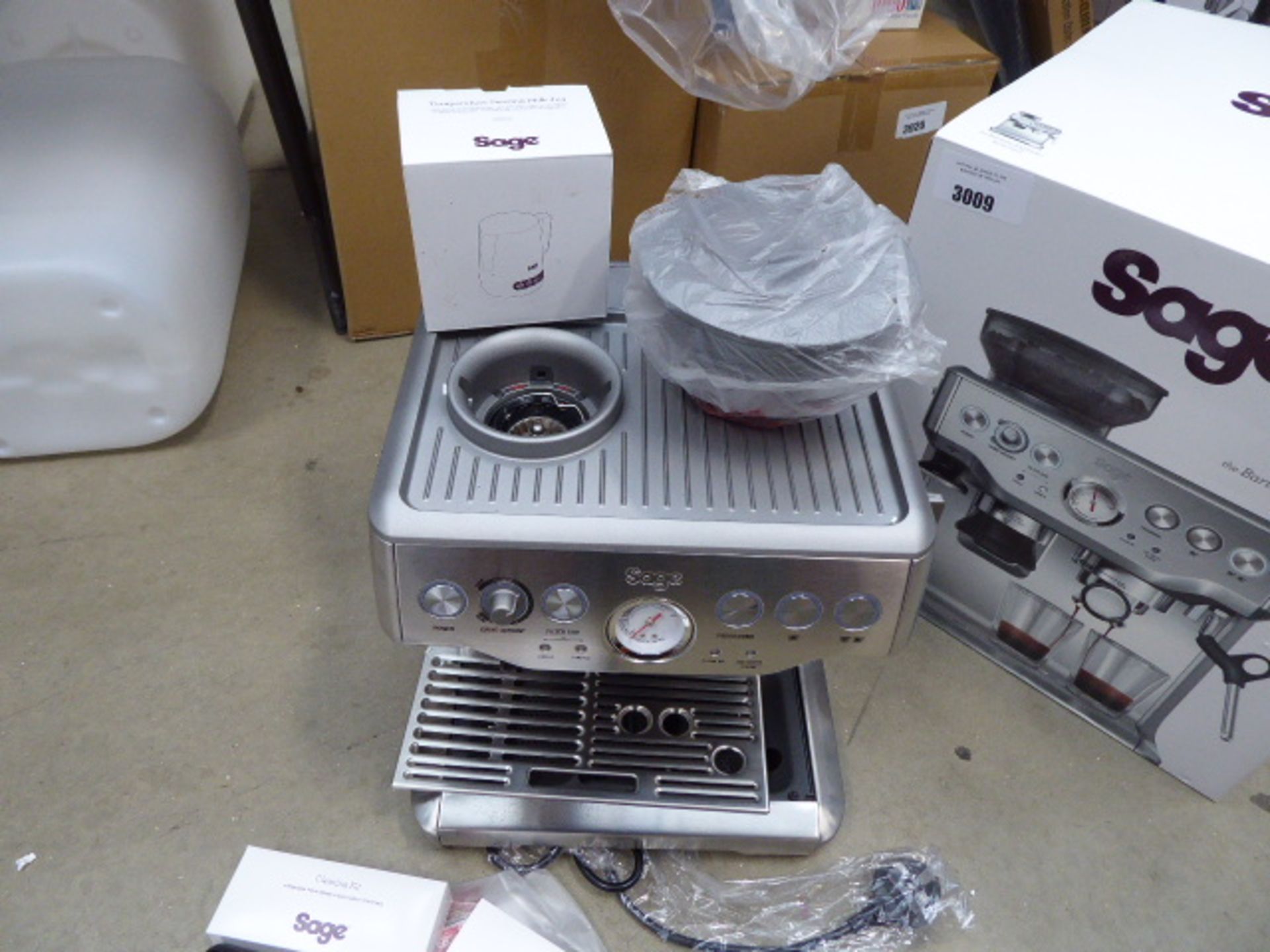 (TN120) Boxed Sage Barista Express coffee machine - Image 2 of 3