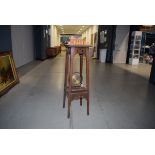 Edwardian oak stand, a small dinner gong and chess set