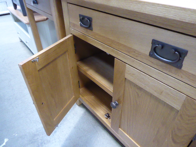 Oak sideboard with drawer and 2 cupboards (27) Height: 80cm x Width: 85cm x Depth: 35cm - Image 2 of 3