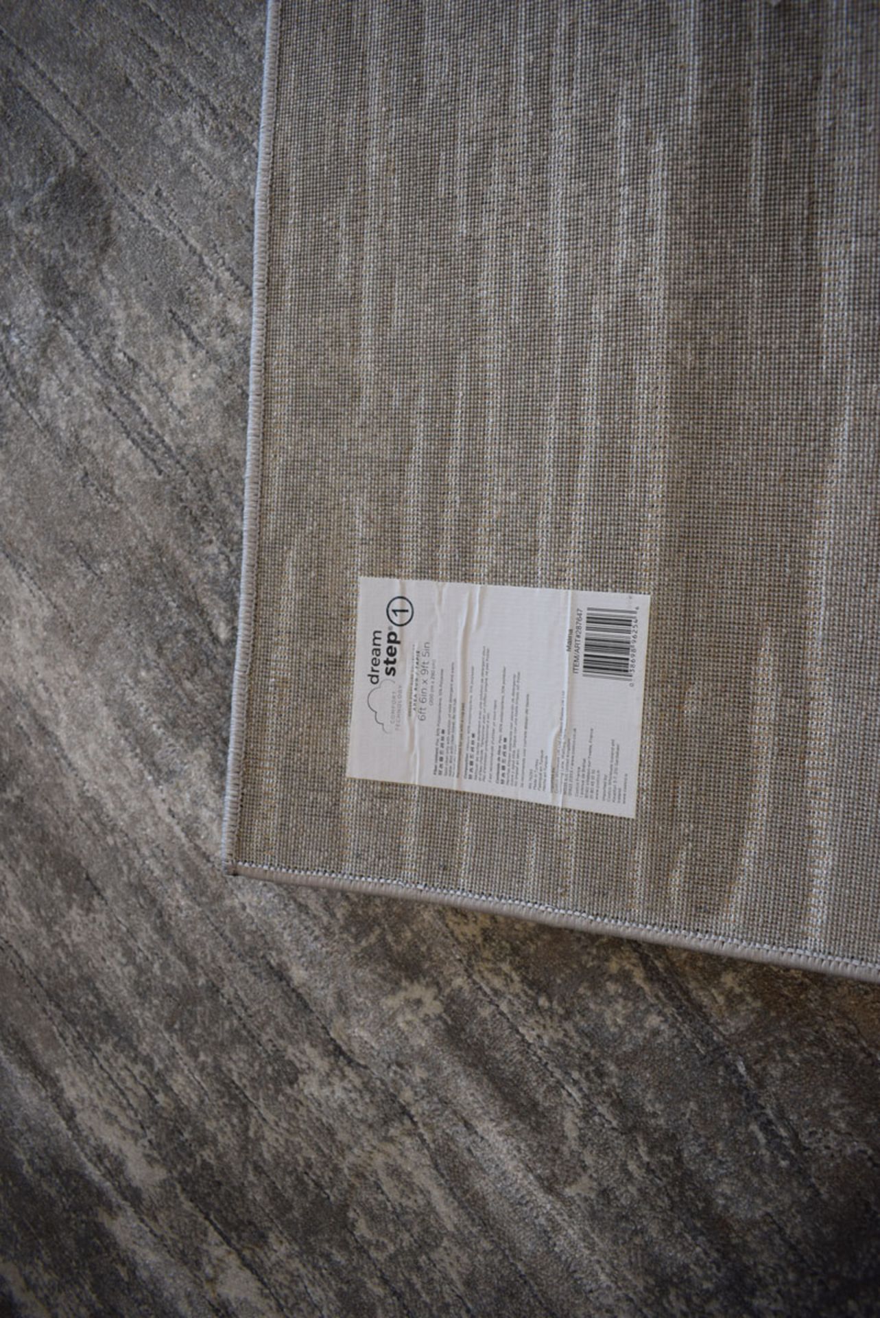Dream Step Area Rug Dream Step modern grey rug, approx 200 x 290cm Good condition, no damage