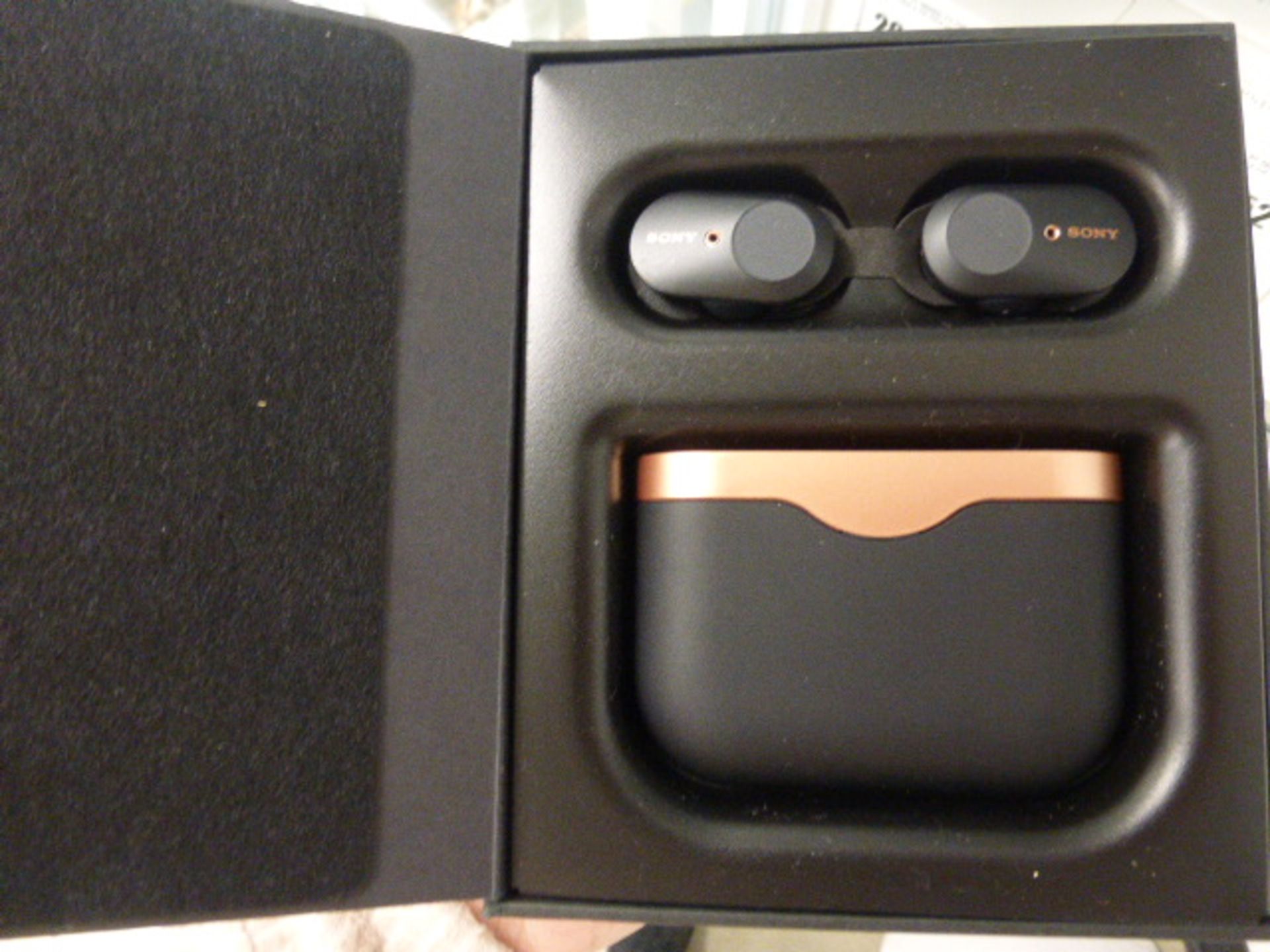 Sony WF-1000XM3 wireless noise cancelling earbuds with charging case and box