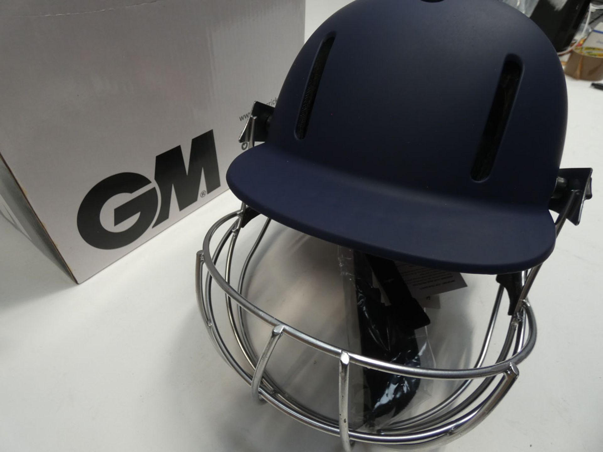 GM cricket helmet in navy blue purist geo II senior - Image 2 of 2