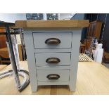 Grey painted oak top 3 drawer bedside chest (129)