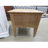 Oak lamp table with single drawer (41)