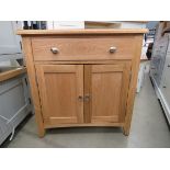 Small oak sideboard with single drawer and double door cupboard (162)
