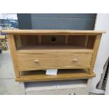 Oak corner TV audio unit with shelf and large single drawer (143)