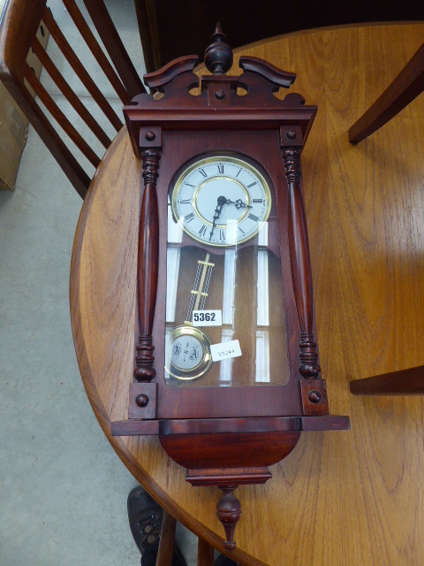 Modern quartz wall clock