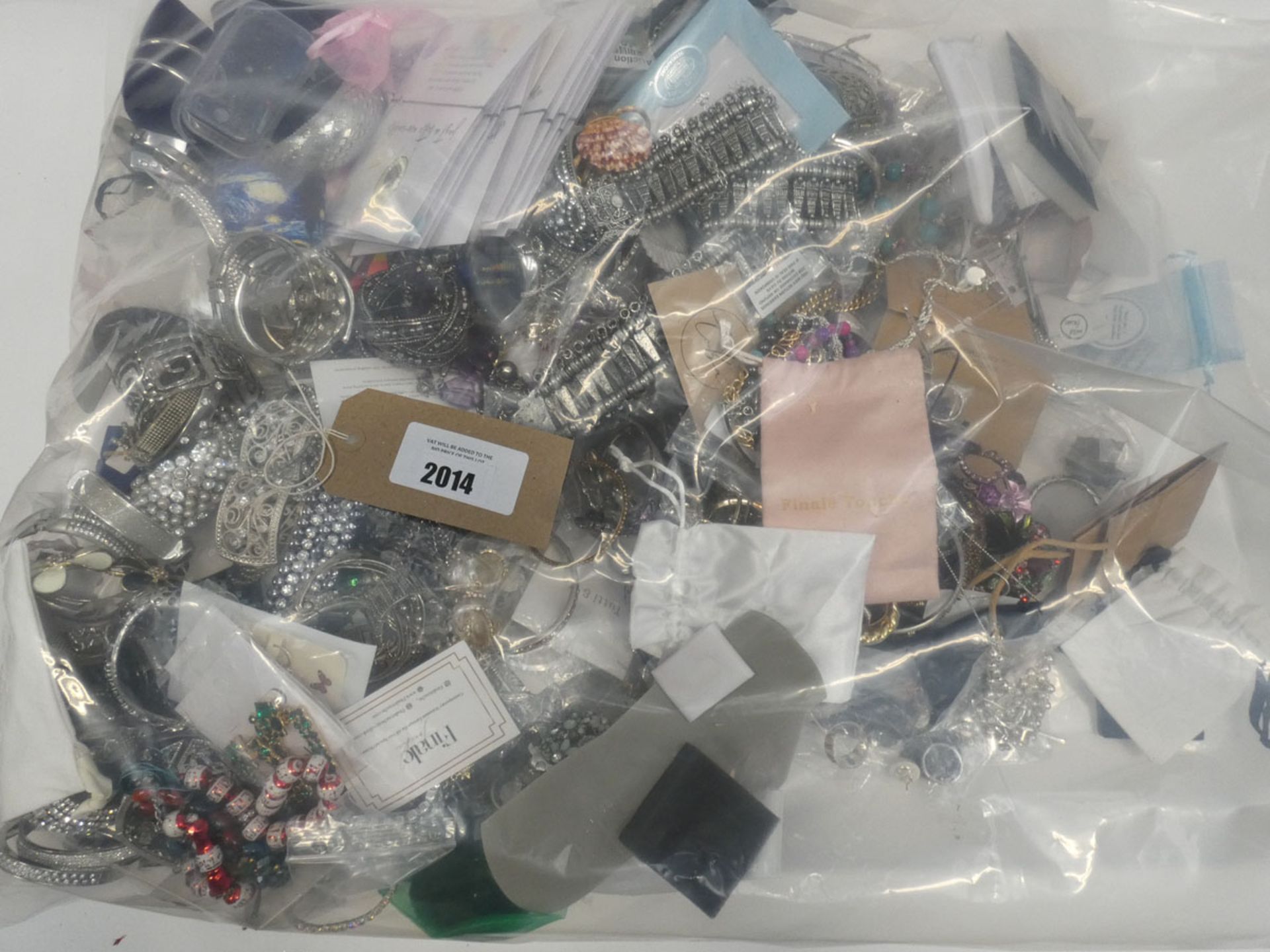 Bag containing quantity of costume and dress jewellery