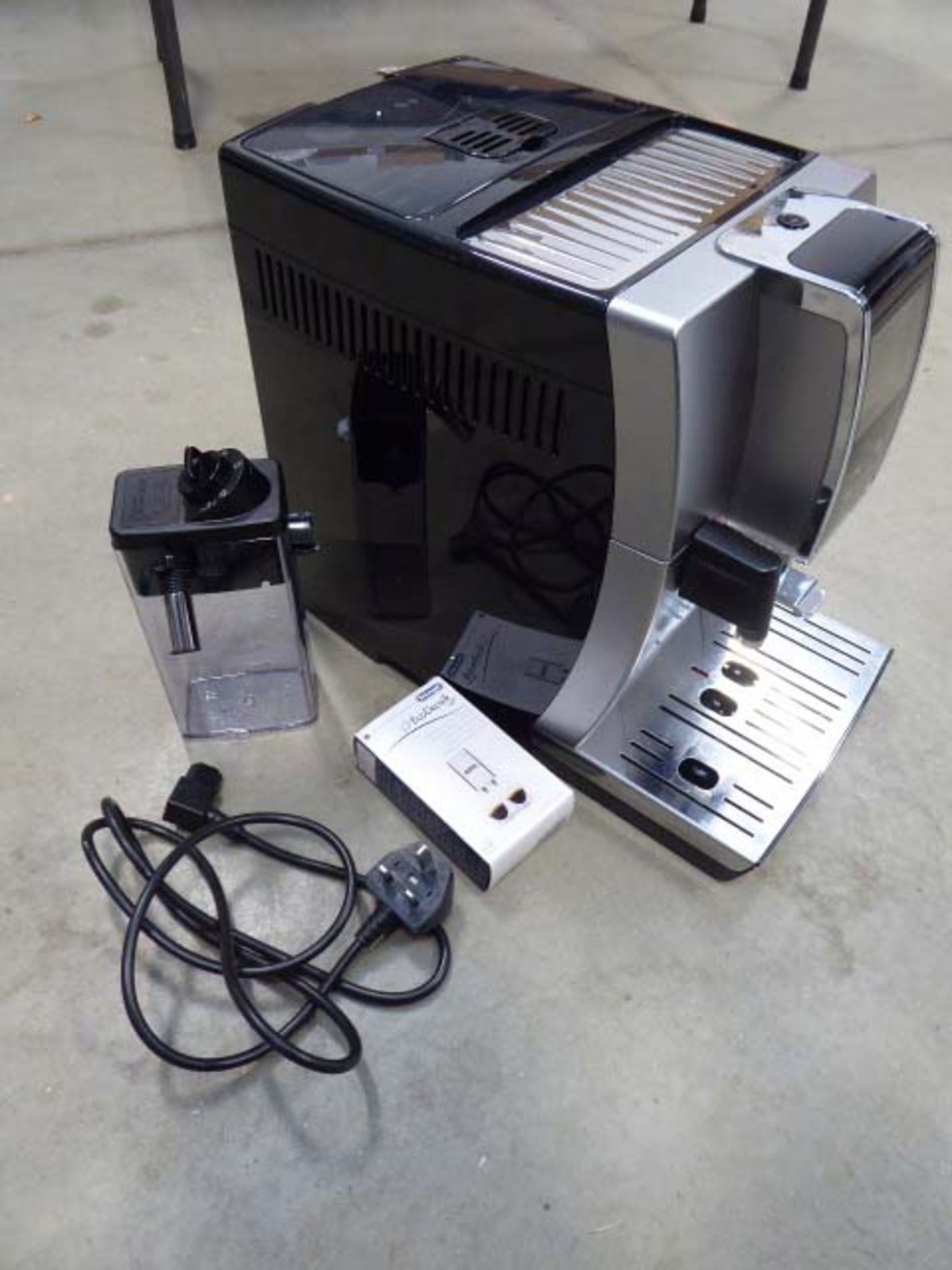 (TN20) De'Longhi Dinamica Plus latte creamer system with box - Image 2 of 2