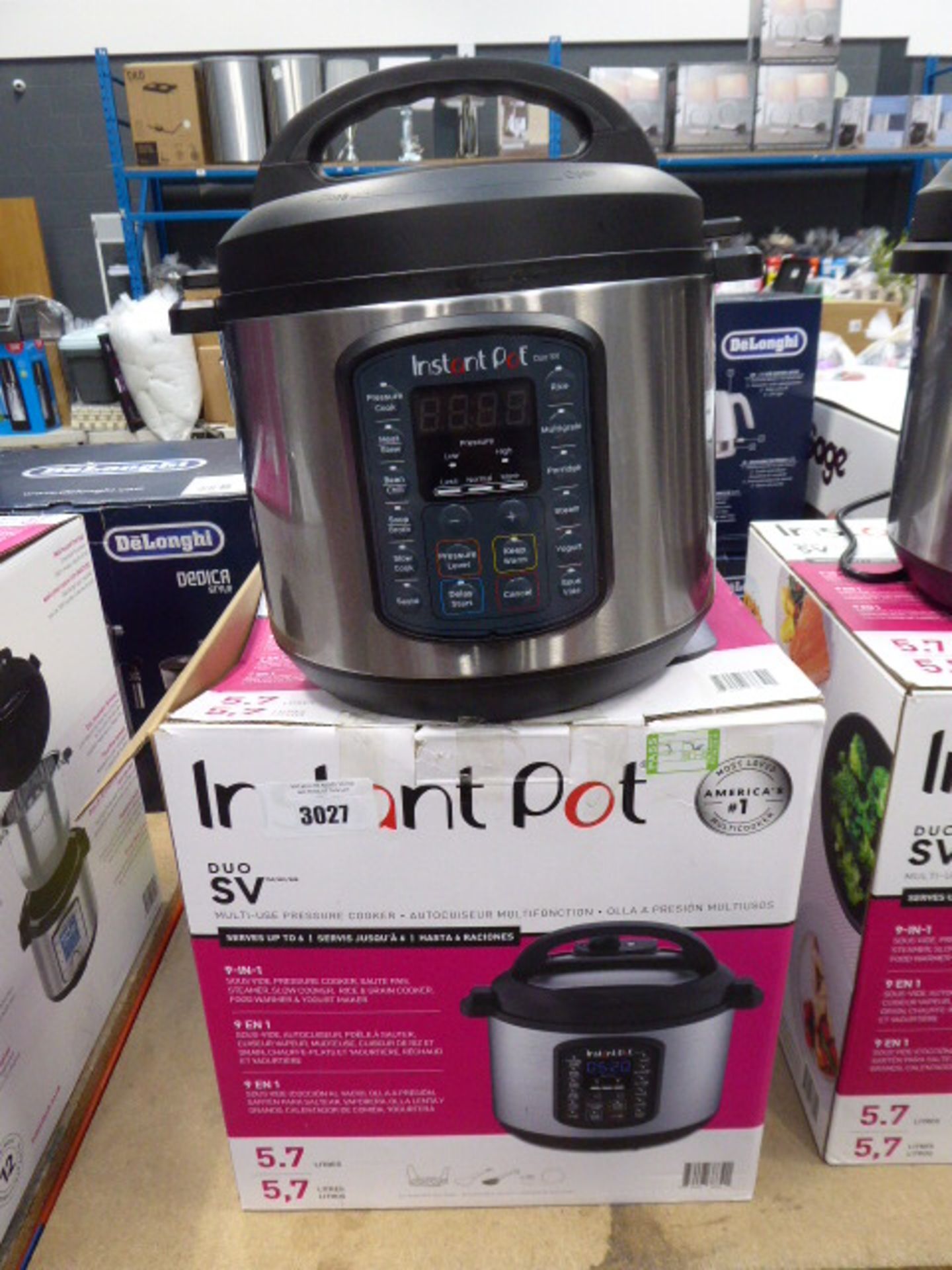 (TN70) Instant Pot multi use pressure cooker with box