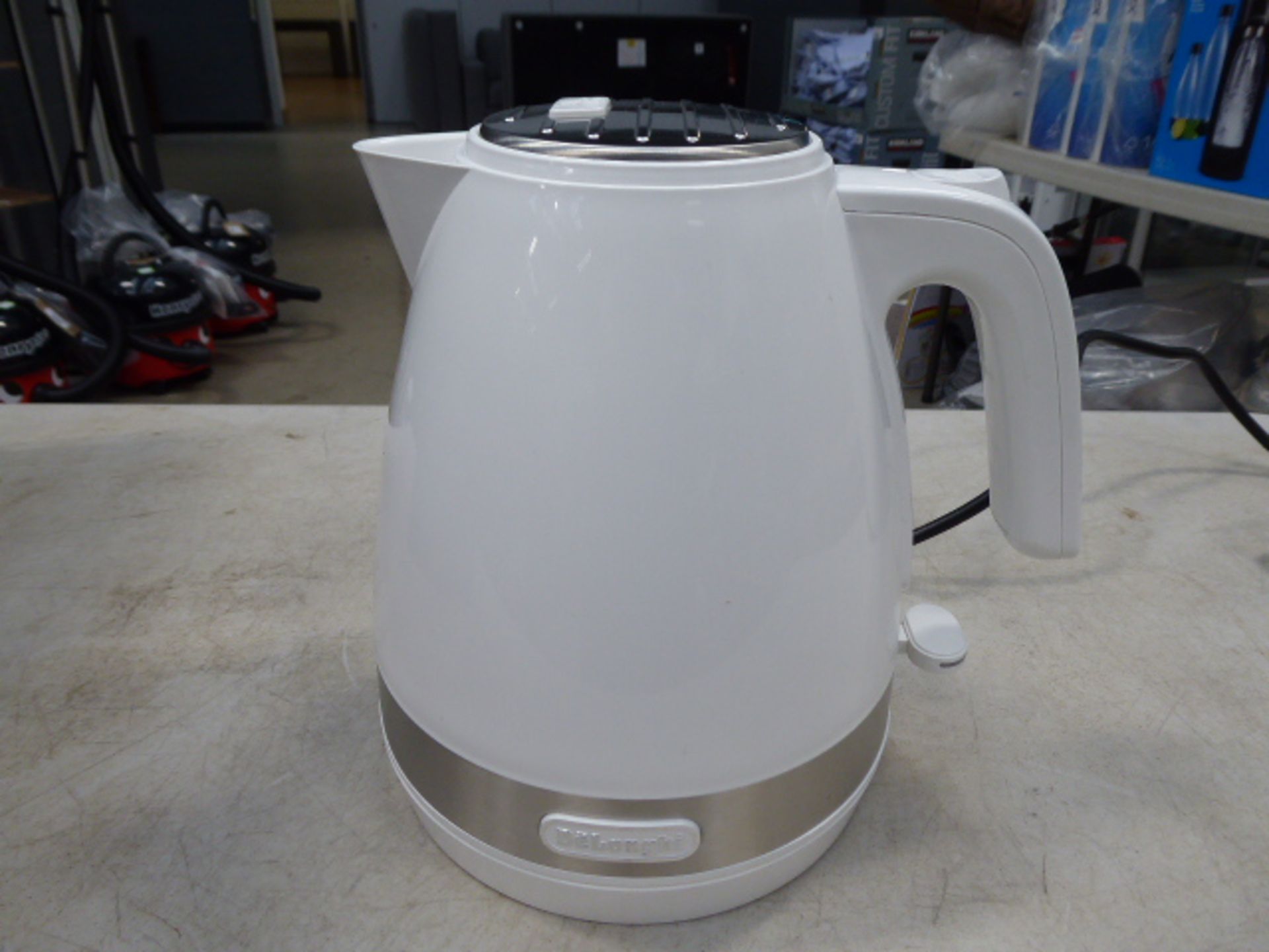 (TN18) Active Line electric kettle - Image 2 of 2