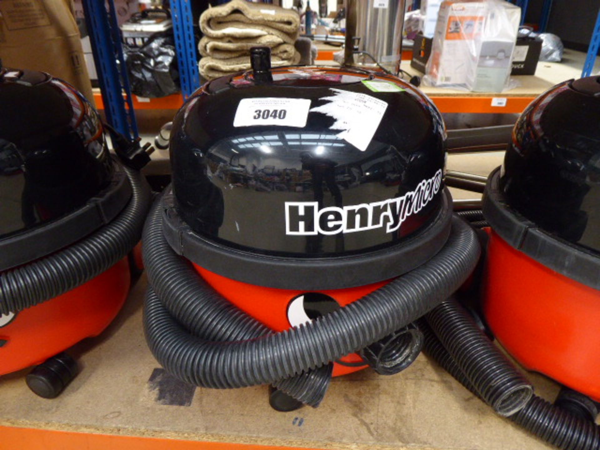 (TN80) Henry micro vacuum cleaner with pole