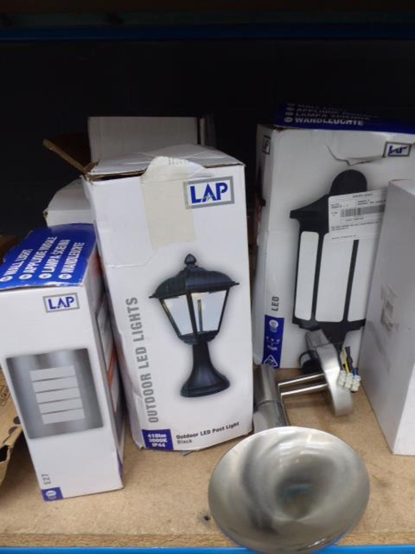 7 assorted post lamps and wall lights