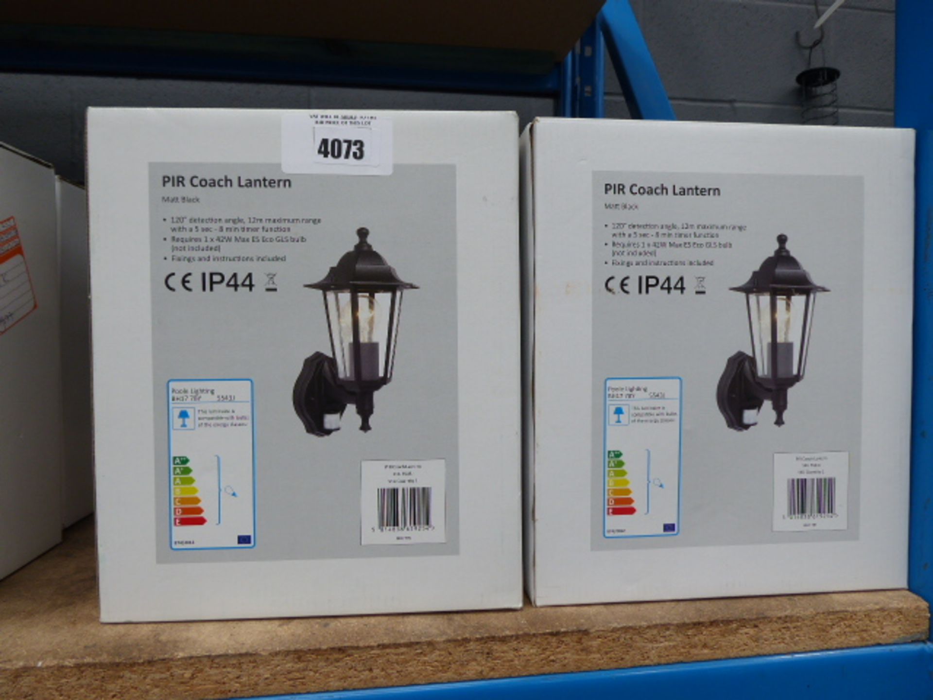 4 Pir coach lanterns Broken or faulty