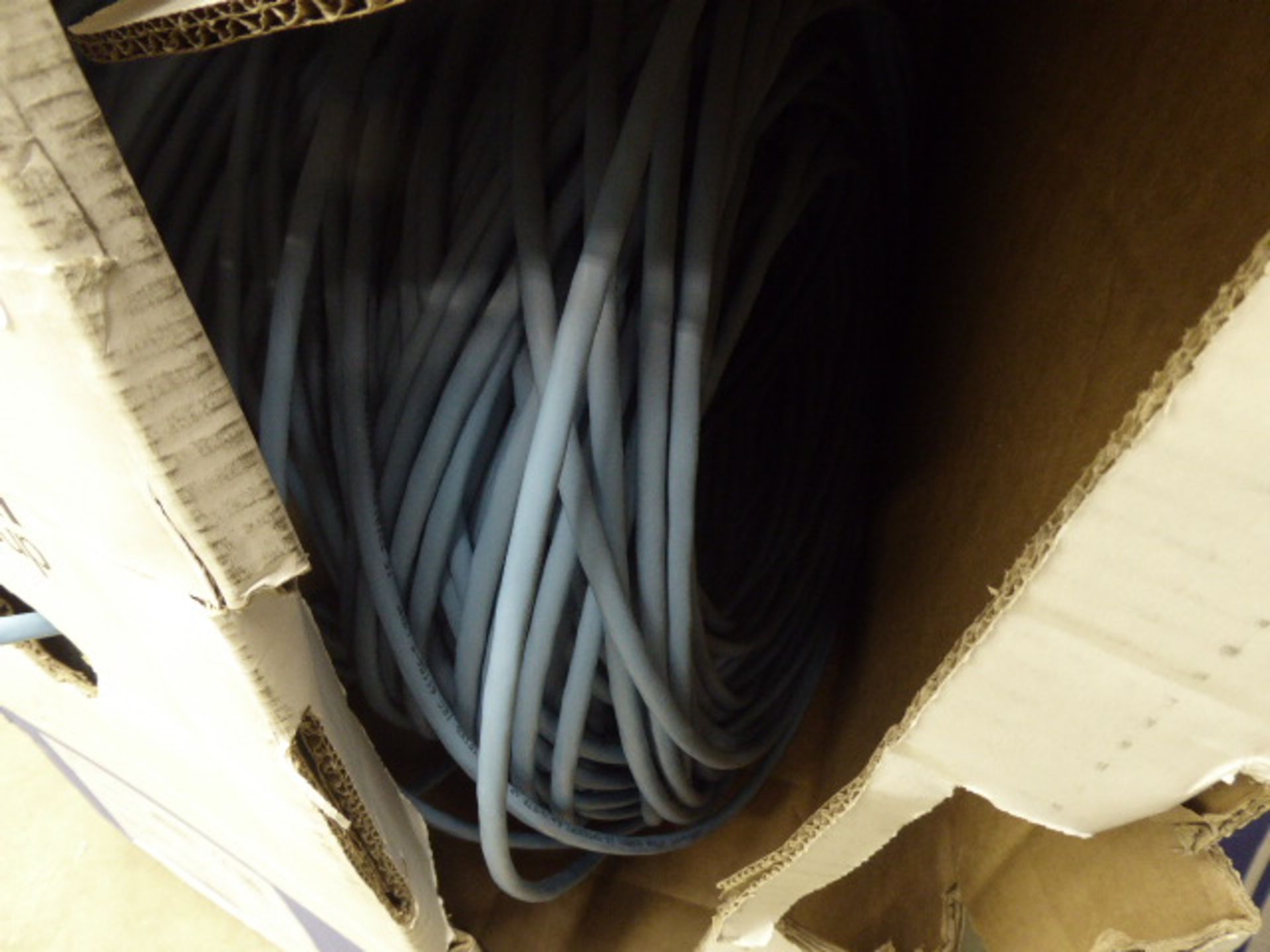 3 boxes of Cat5 cable and a small quantity of other cable - Image 3 of 3