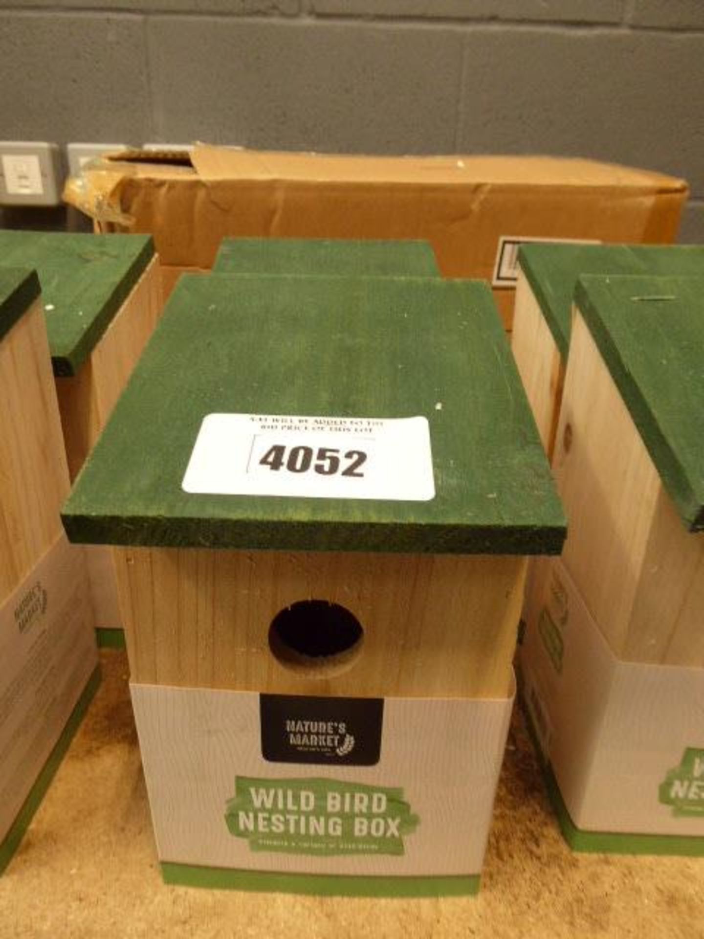 2 Wild bird nesting boxes