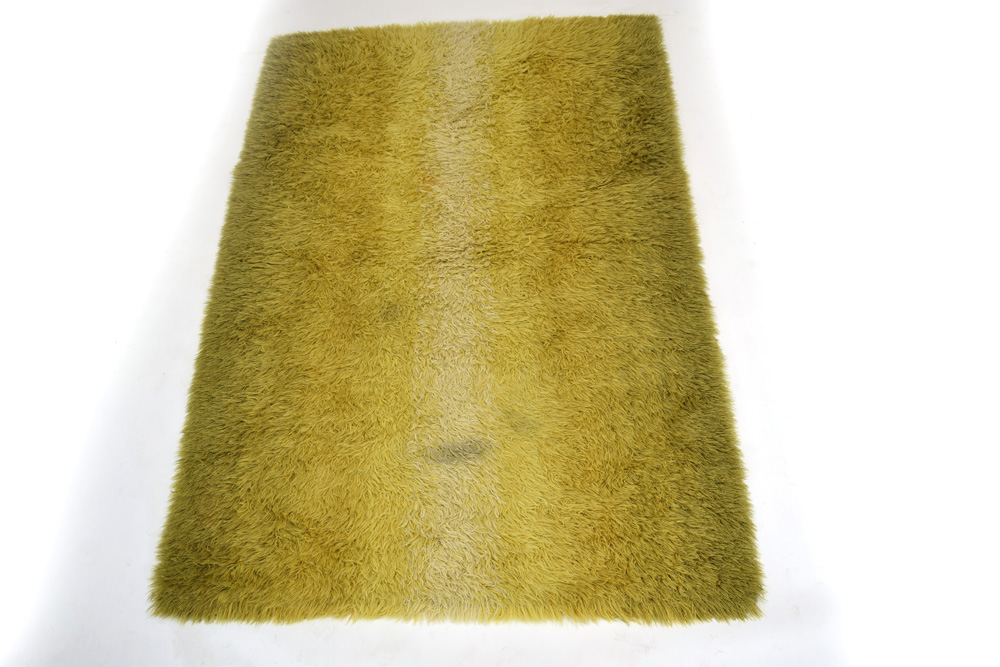 A 1960/70's Swedish rya rug, yellow-to-green,