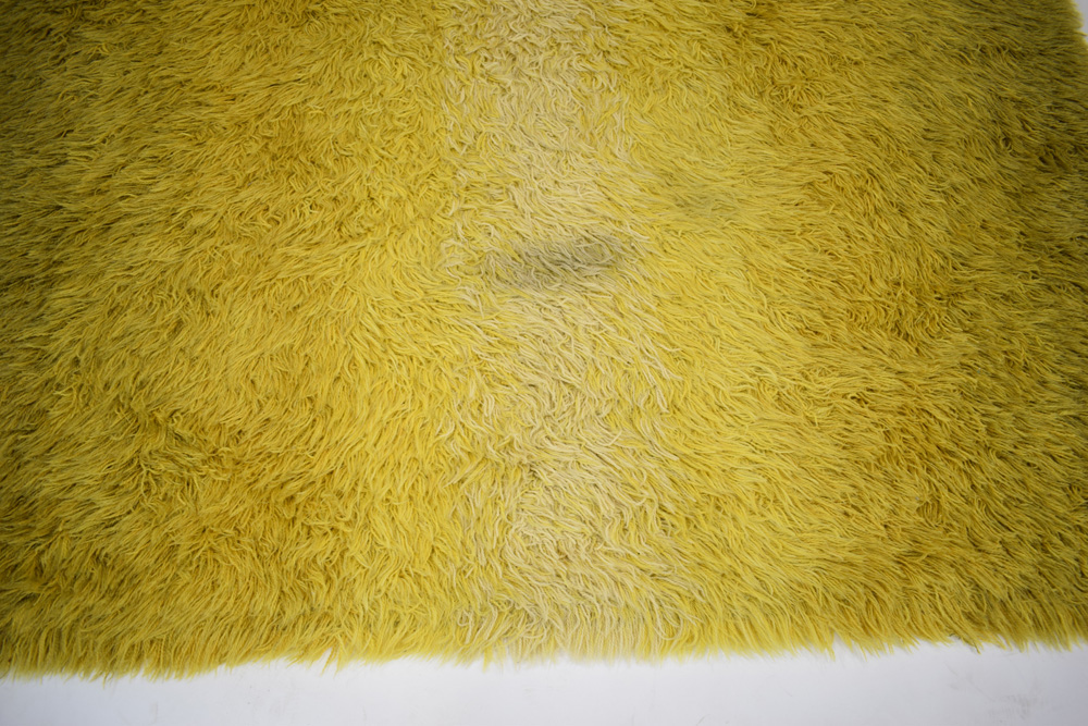 A 1960/70's Swedish rya rug, yellow-to-green, - Bild 2 aus 3