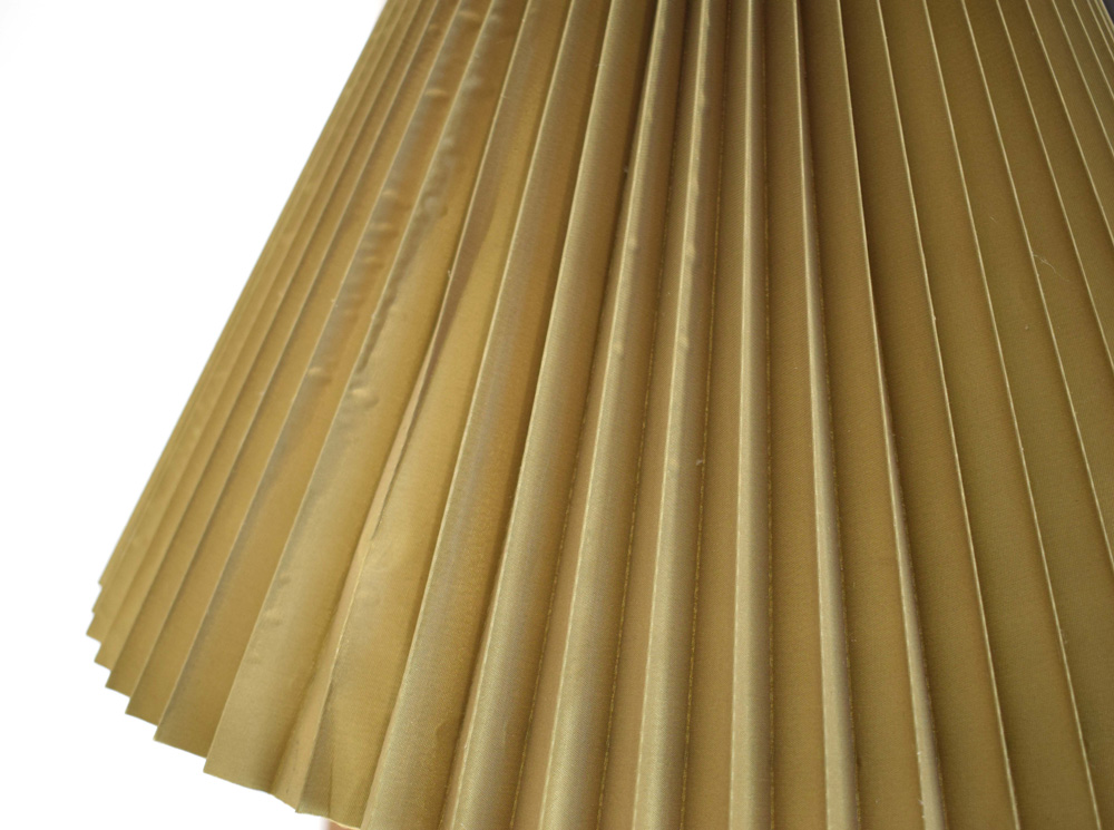 A 1960's turned oak and brass standard lamp with pleated gold shade CONDITION REPORT: - Image 4 of 4