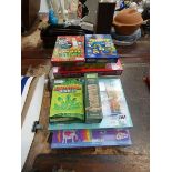 Quantity of jigsaw puzzles and boxed games