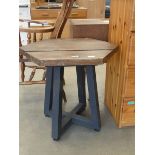 5302 - Hexagonal rustic table on metal base