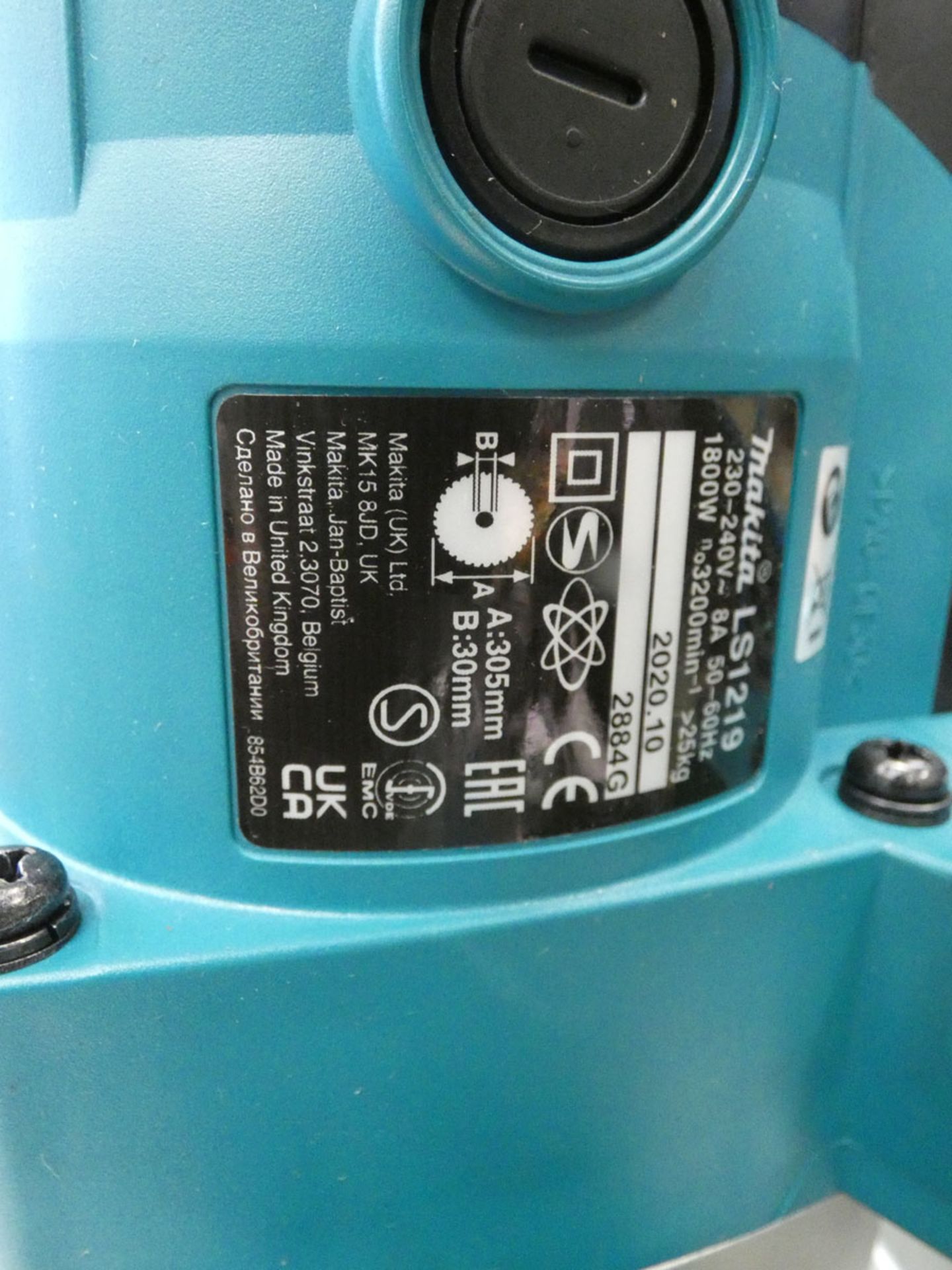 Makita DPX chop saw in 4 parts Broken handle and wires showing. Broken tilting mechanism - Image 6 of 7