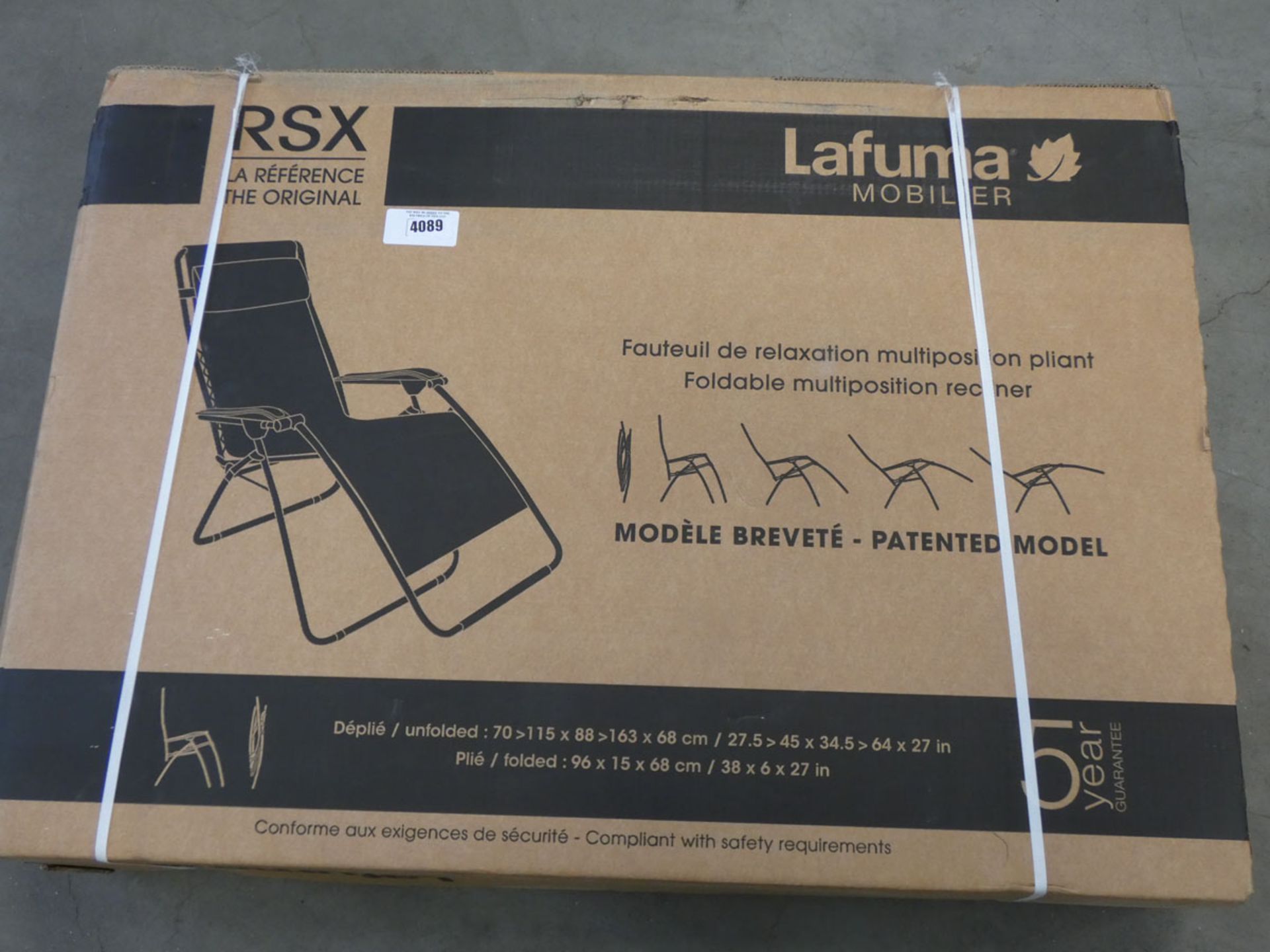 Lefuma boxed chair