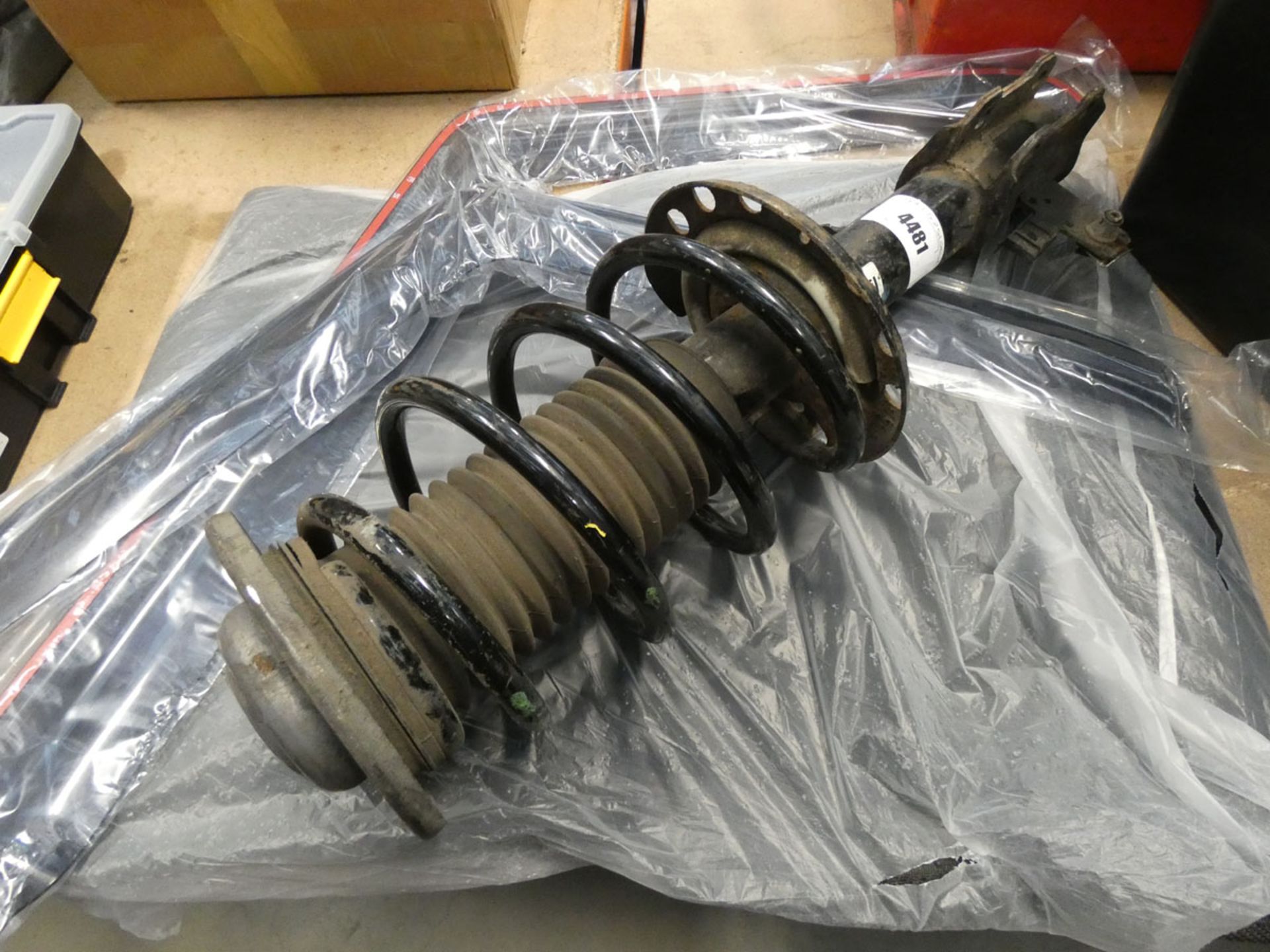 Vauxhall shock absorber and spring, set of mats, and wind deflectors