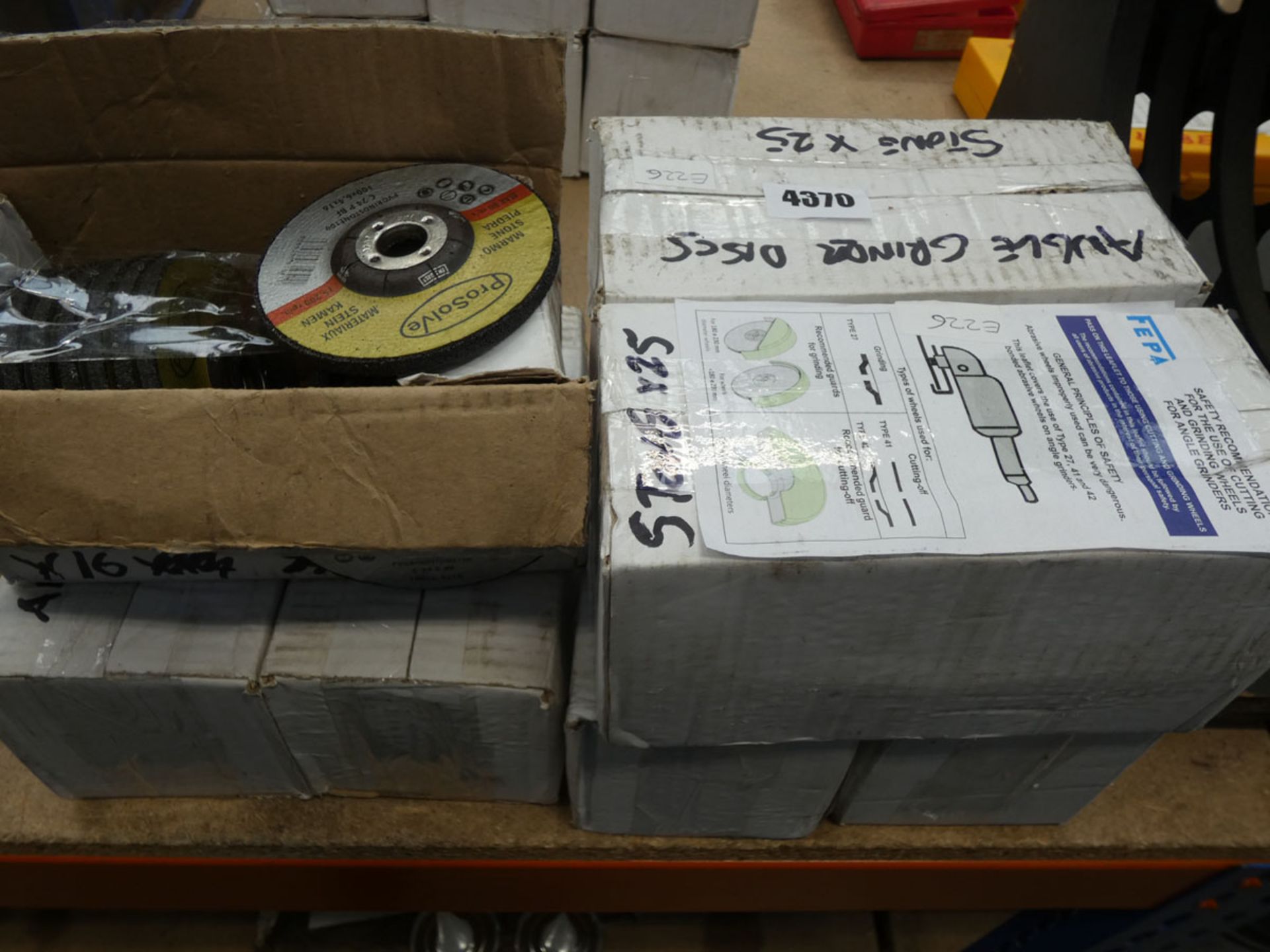 7 boxes of angle grinder stone discs