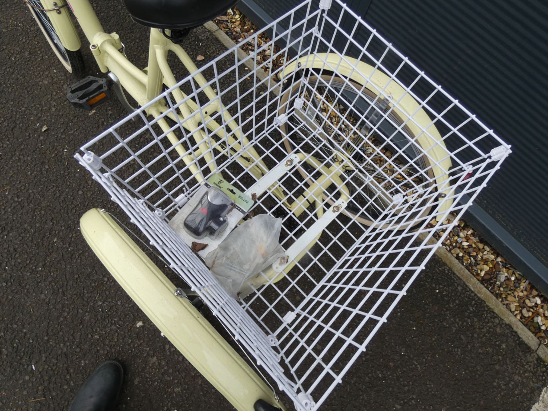 Scout yellow folding tricycle - Image 3 of 4