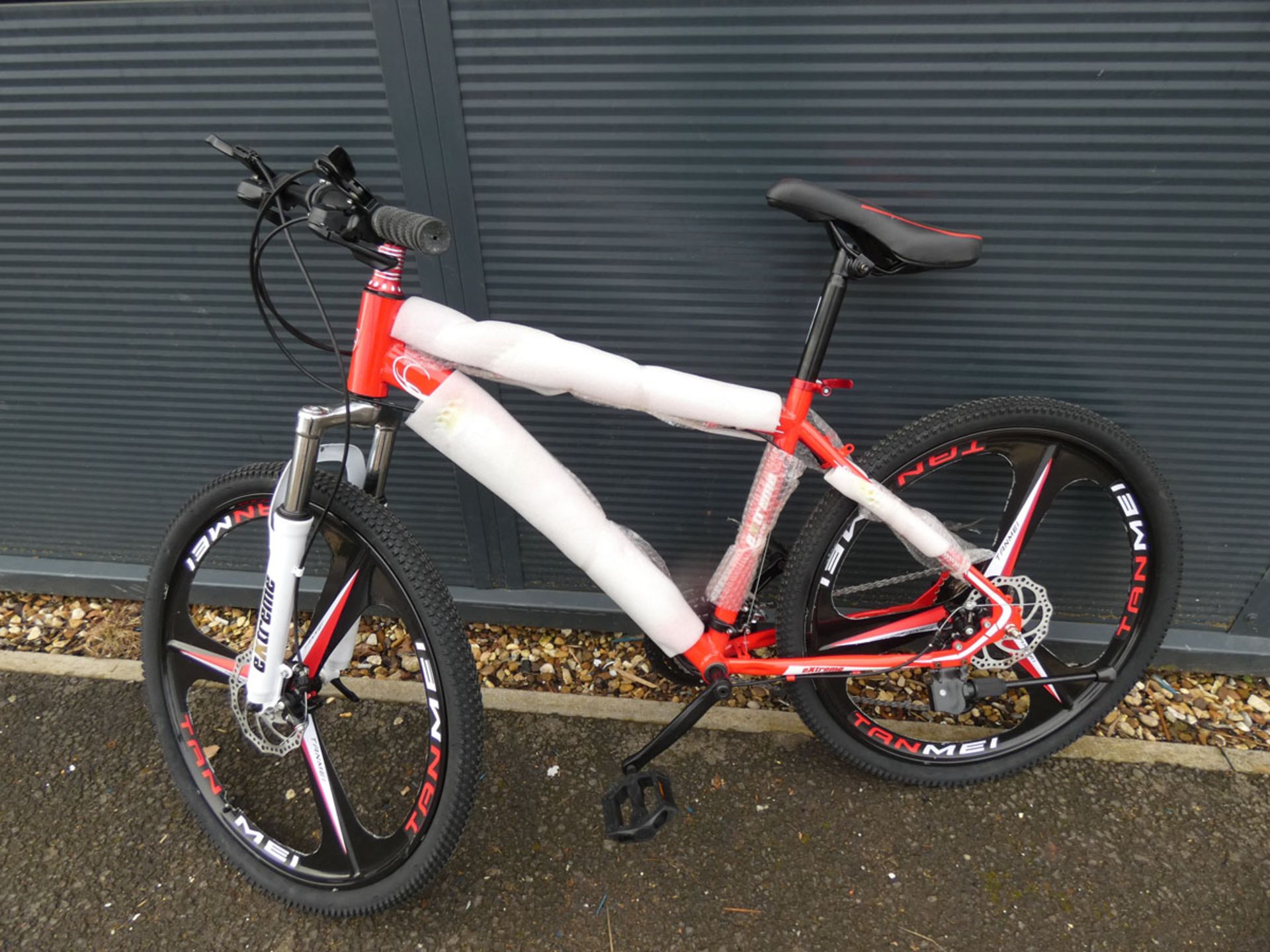 27 speed 26'' wheel mountain bike in red