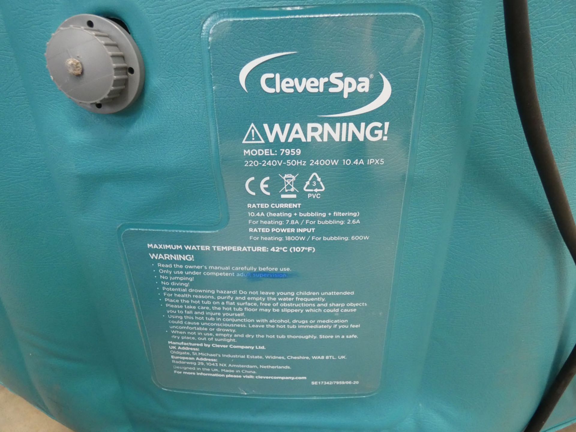 Inflatable clever spa inyo with built in pump - Image 3 of 3
