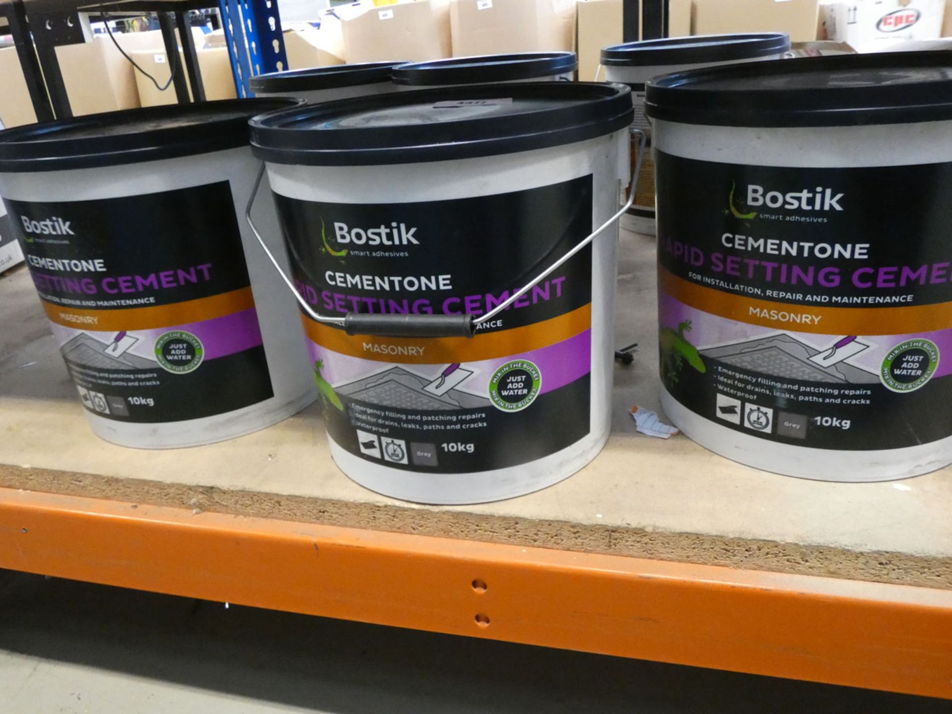 3 tubs of Bostik rapid setting cement