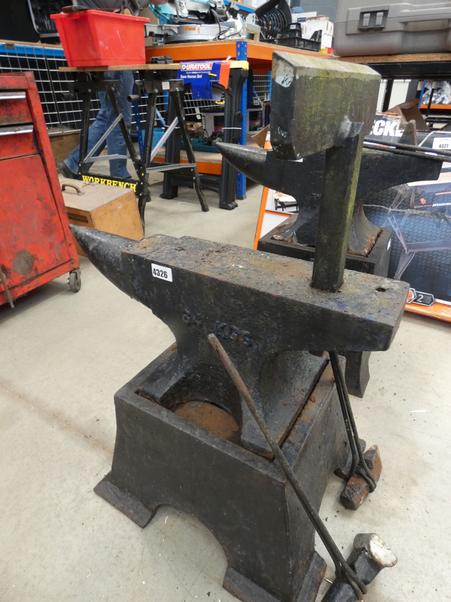 Large anvil with stand and accessories