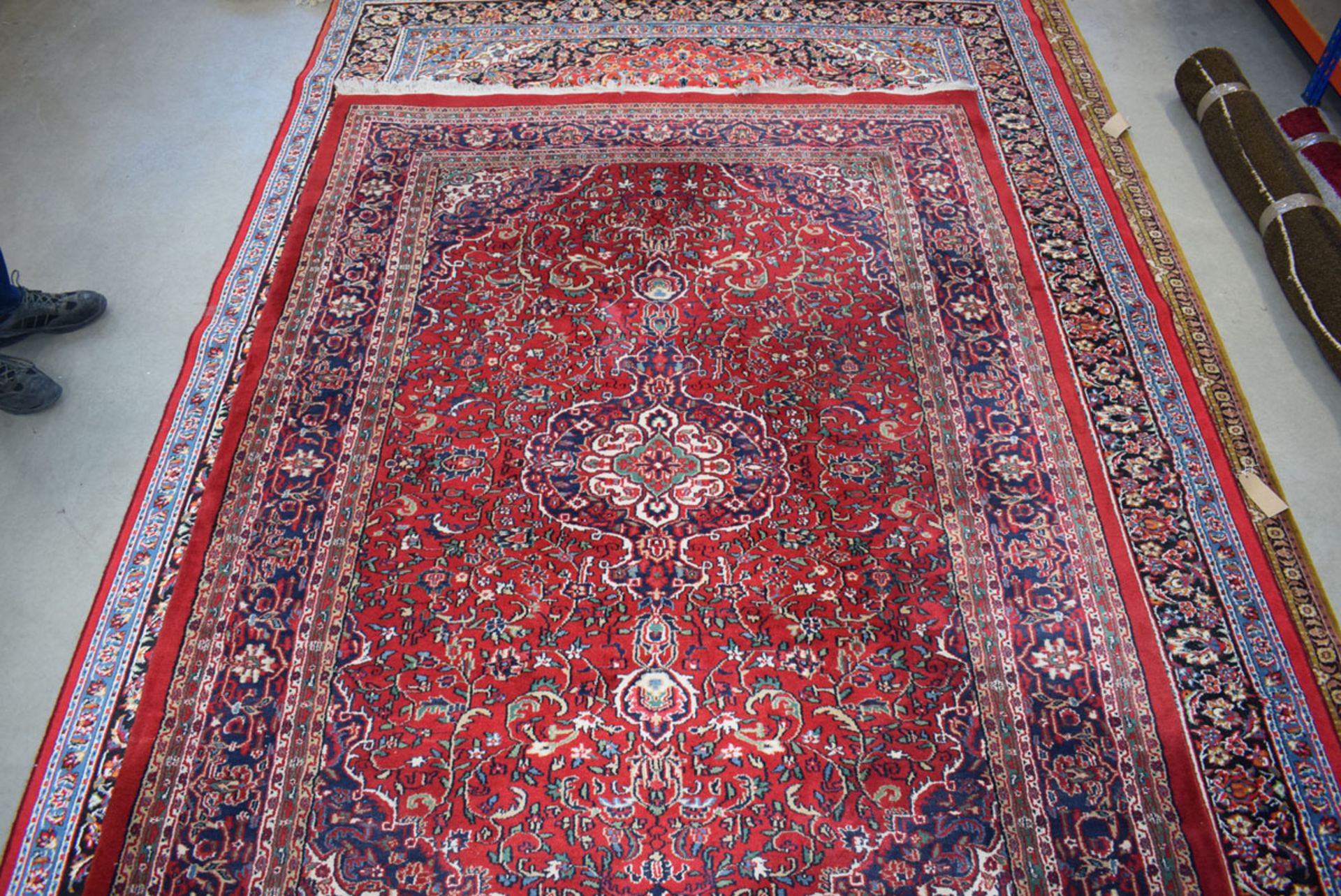 (11) Iranian carpet, red background and blue motifs, approx. 2 x 3m - Image 2 of 3