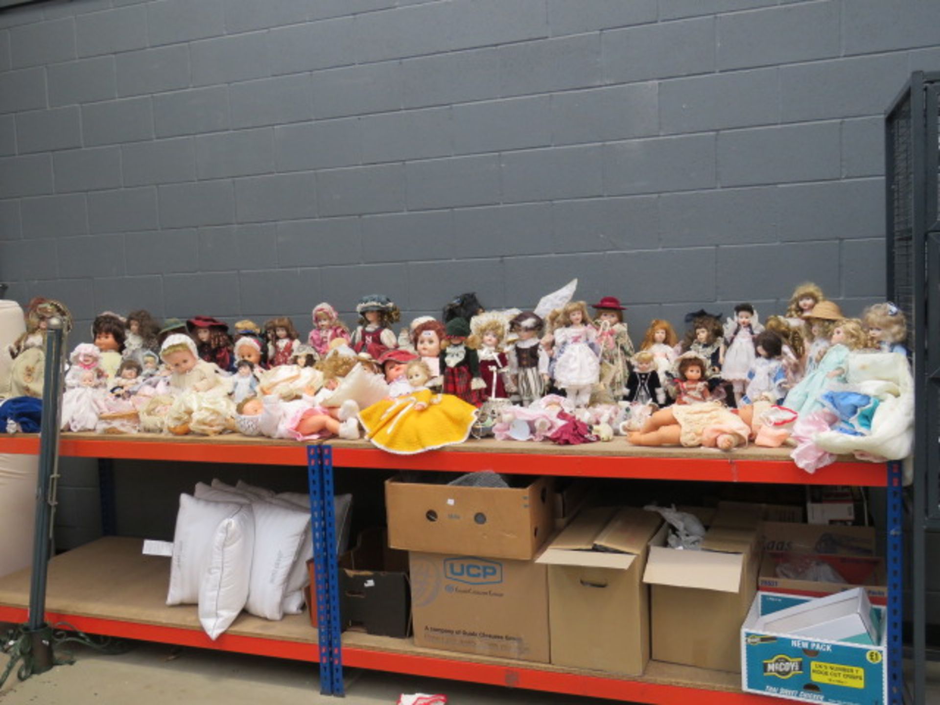 Large quantity of dolls