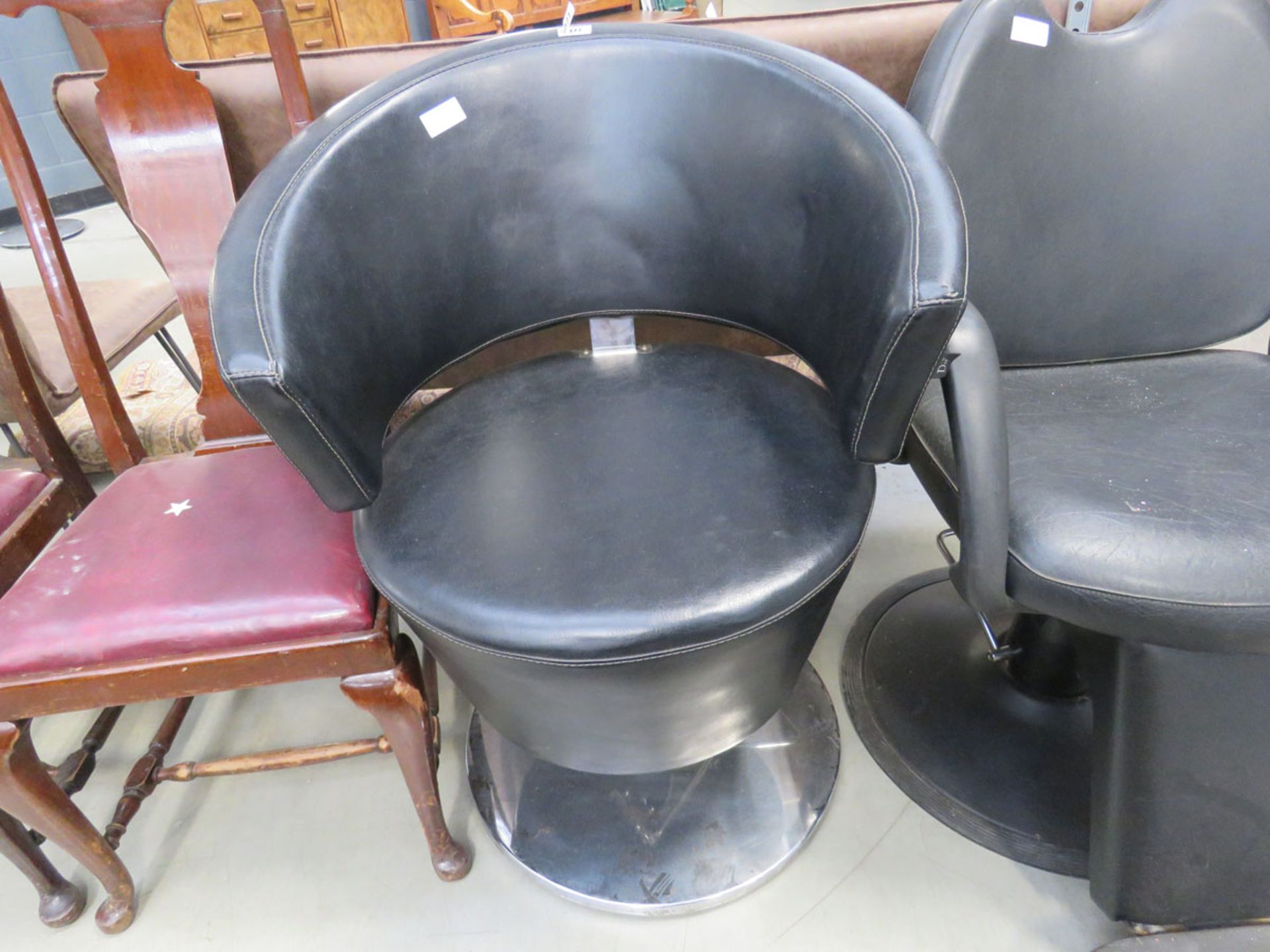 5177 Black leather effect and chrome adjustable swivel barber's chair