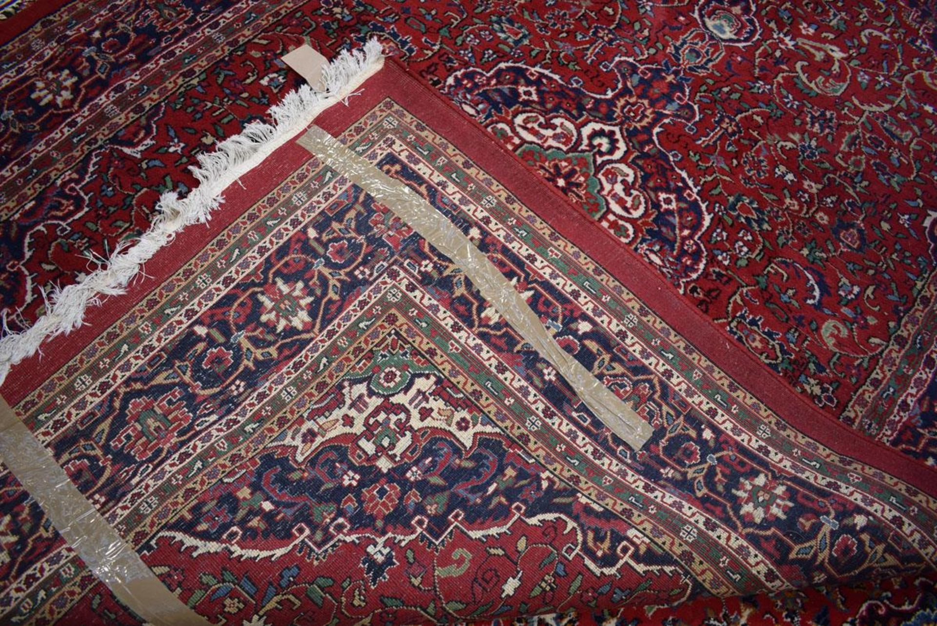 (11) Iranian carpet, red background and blue motifs, approx. 2 x 3m - Image 3 of 3