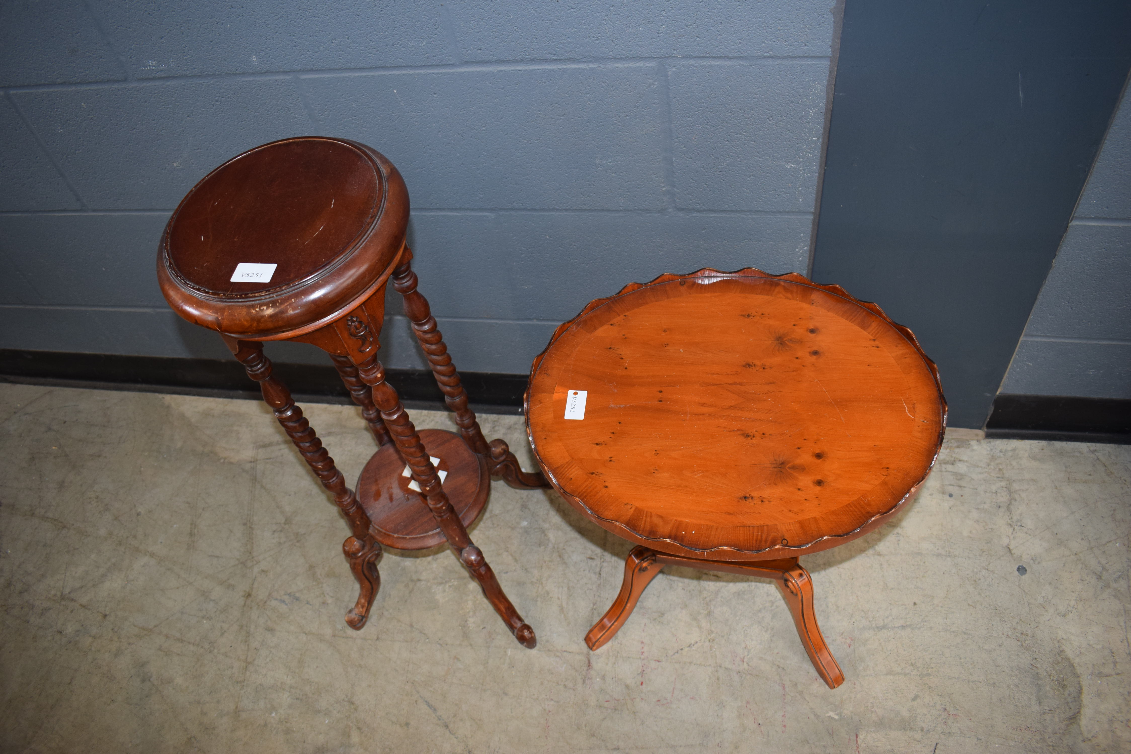 Reproduction yew finish oval occasional table and a 2 tier plant stand - Image 2 of 2