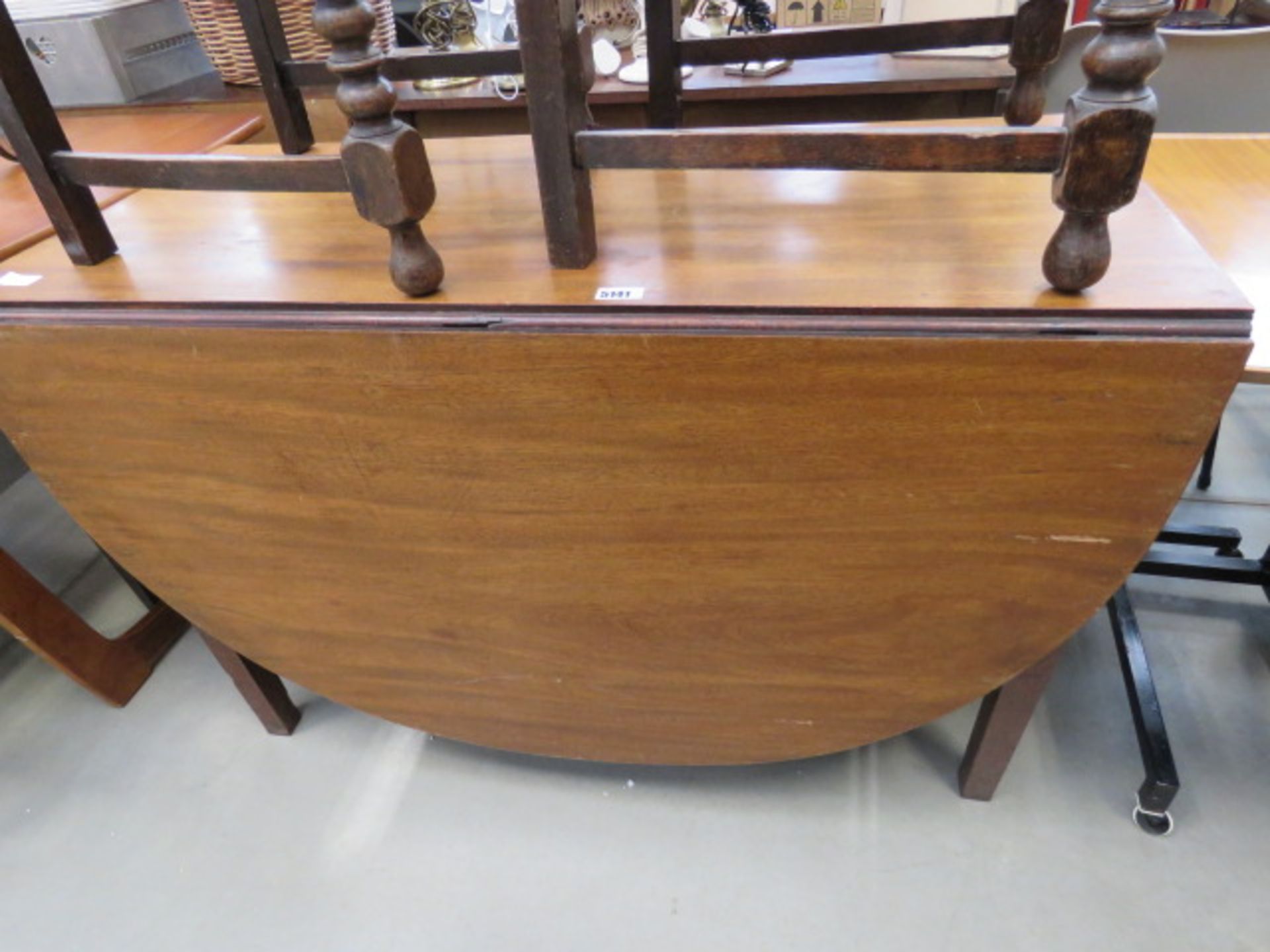 Walnut drop-side table, plus 2 oak barley twist chairs - Image 3 of 3